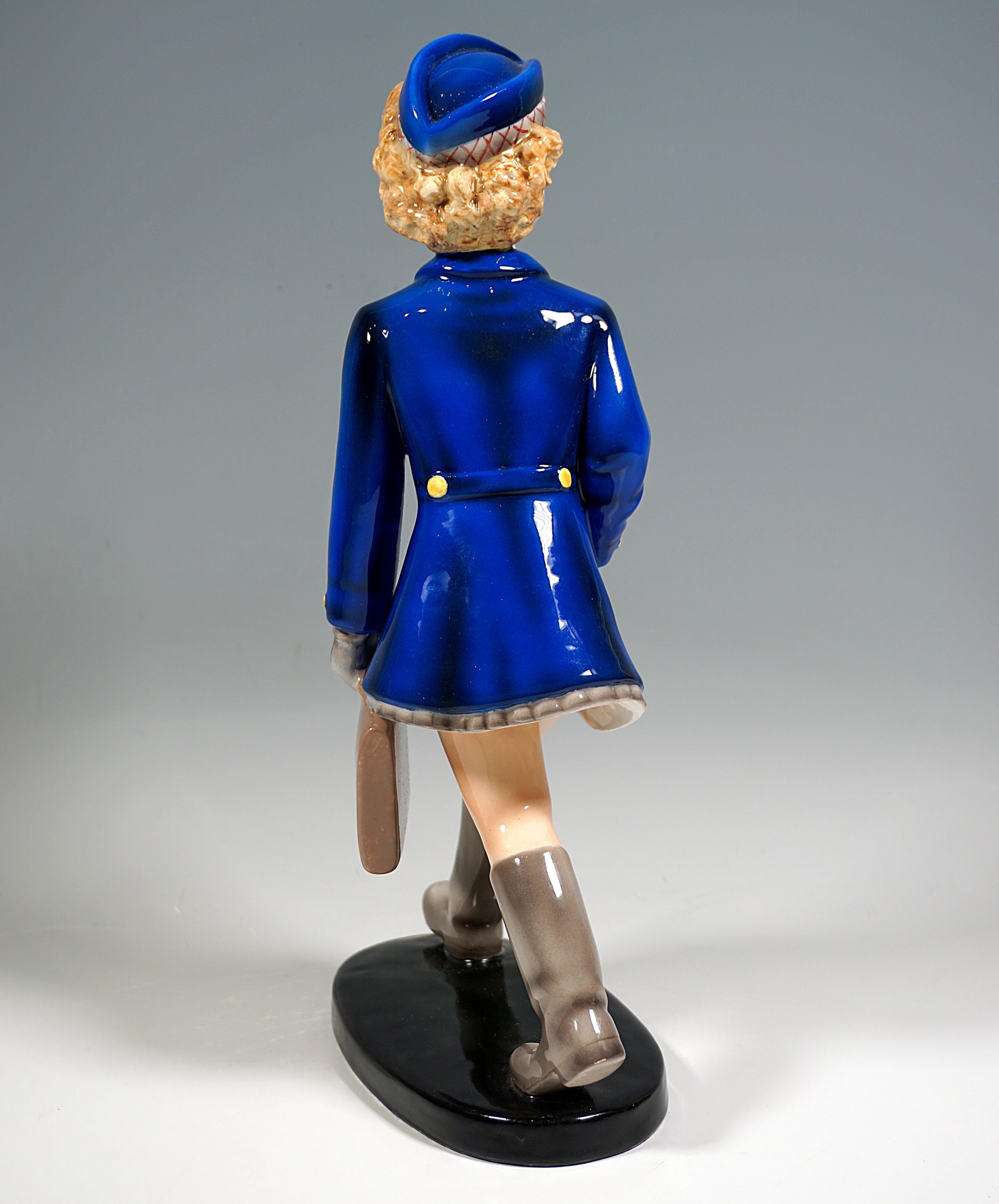 Art déco Figurine Goldscheider de Vienne, Girl In School Uniform, par Stephan Dakon, vers 1939 en vente