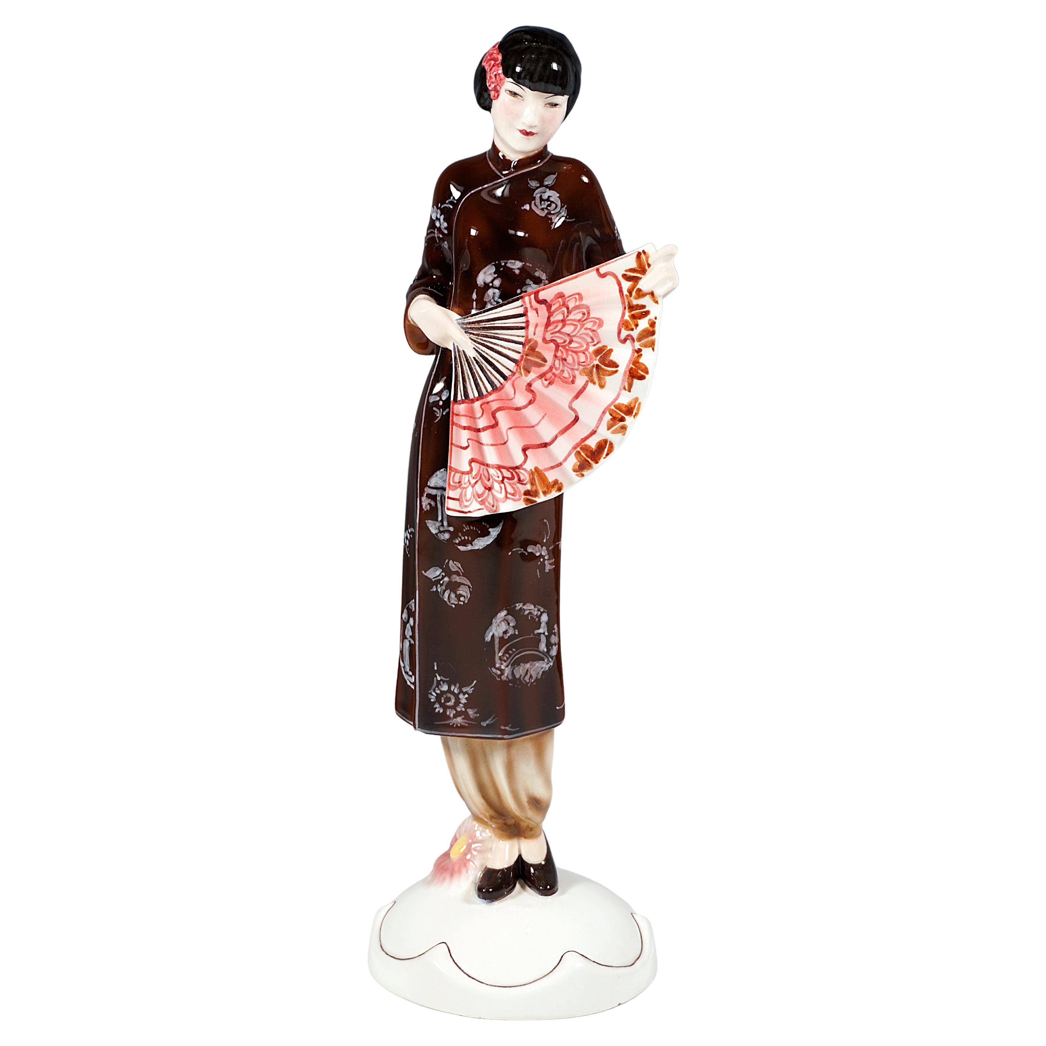 Goldscheider Wiener Figur, Dame in japanischem Kostüm, von Josef Lorenzl, um 1931