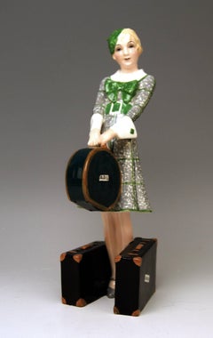 Goldscheider Vienna Figurine Lady Traveller Model 7064 Josef Lorenzl