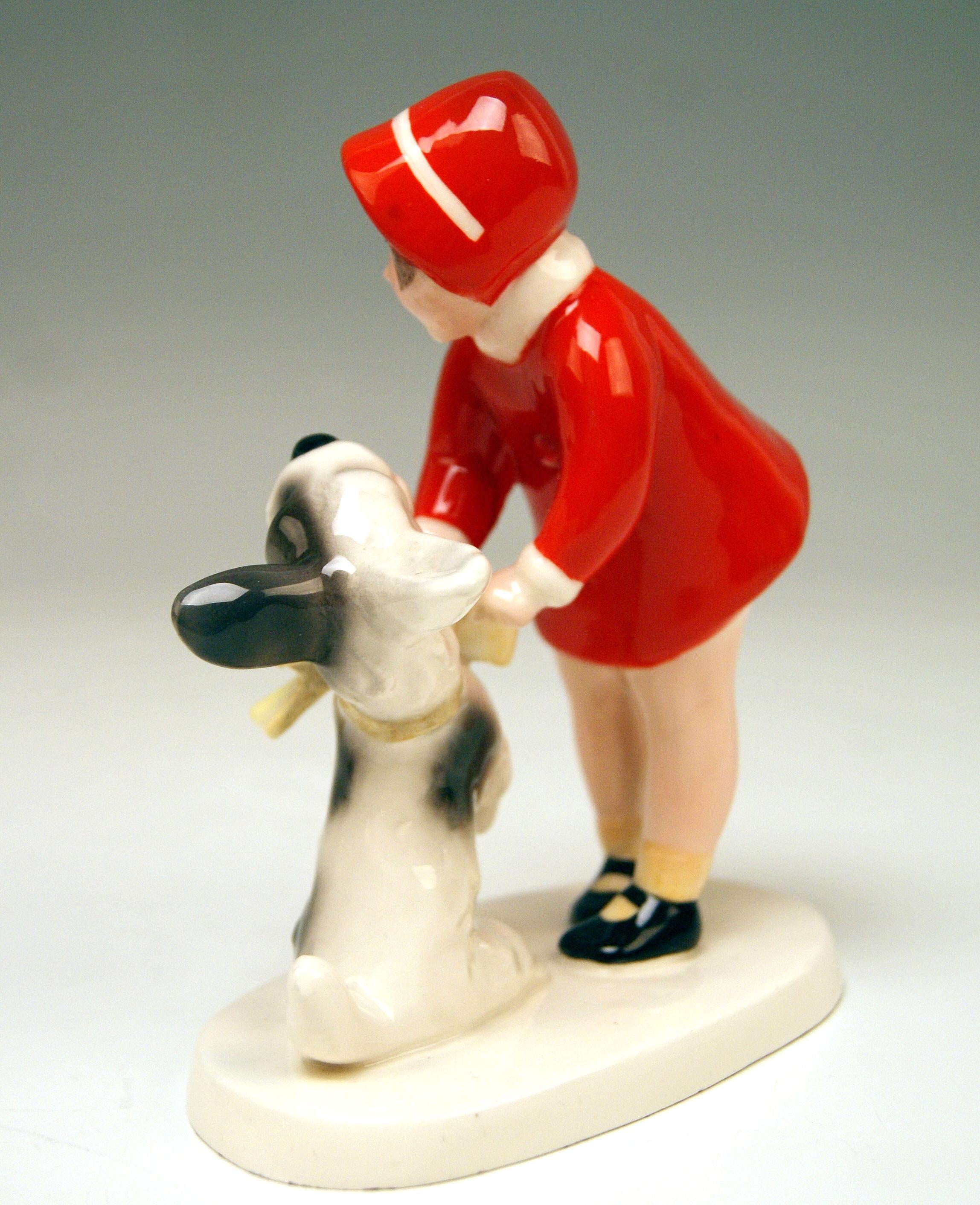 Goldscheider Wiener Mädchen mit Foxterrier Modell 6478 von Claire Weiss, um 1932 (Art déco)