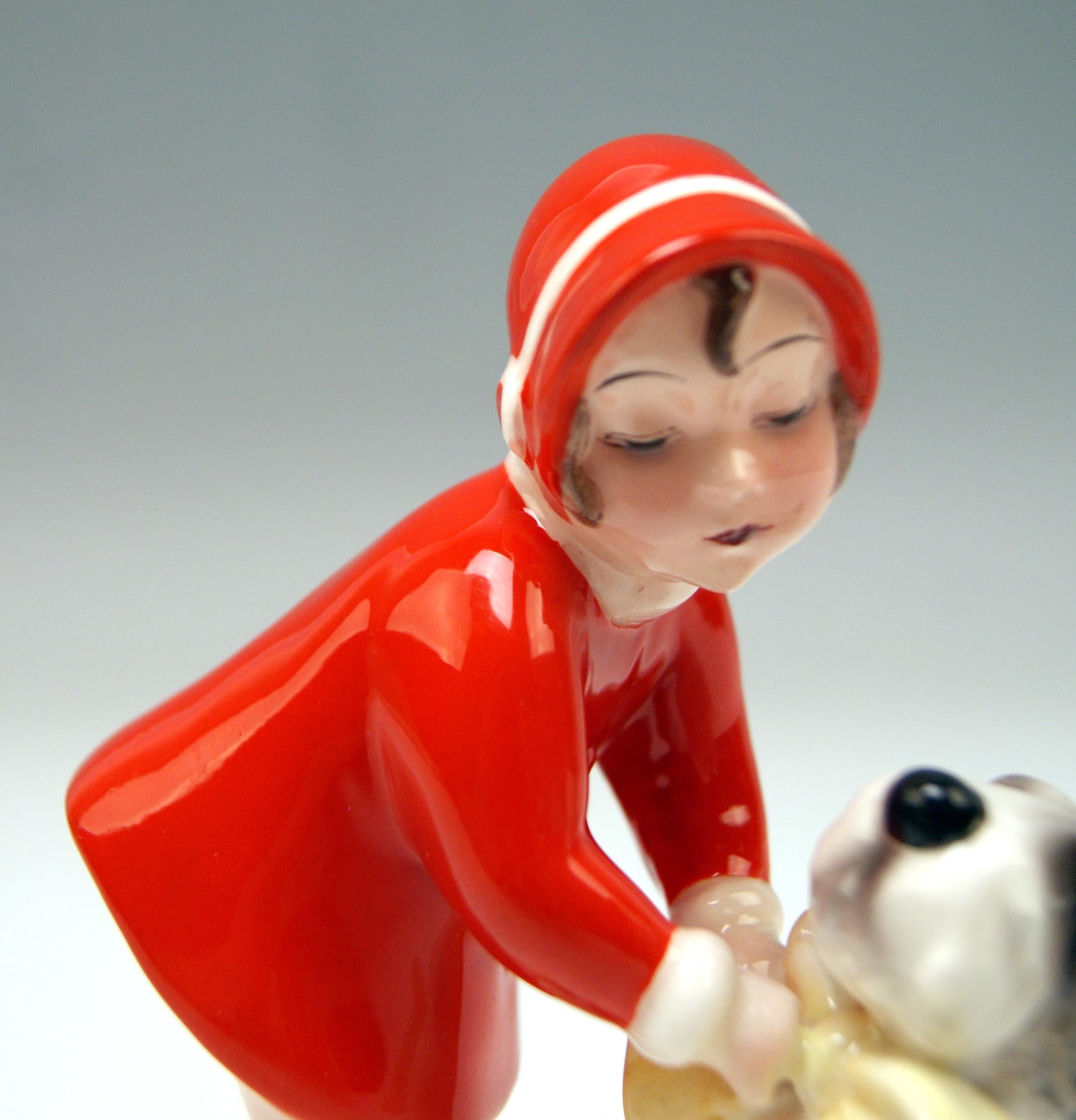 Goldscheider Wiener Mädchen mit Foxterrier Modell 6478 von Claire Weiss, um 1932 (Gemalt)