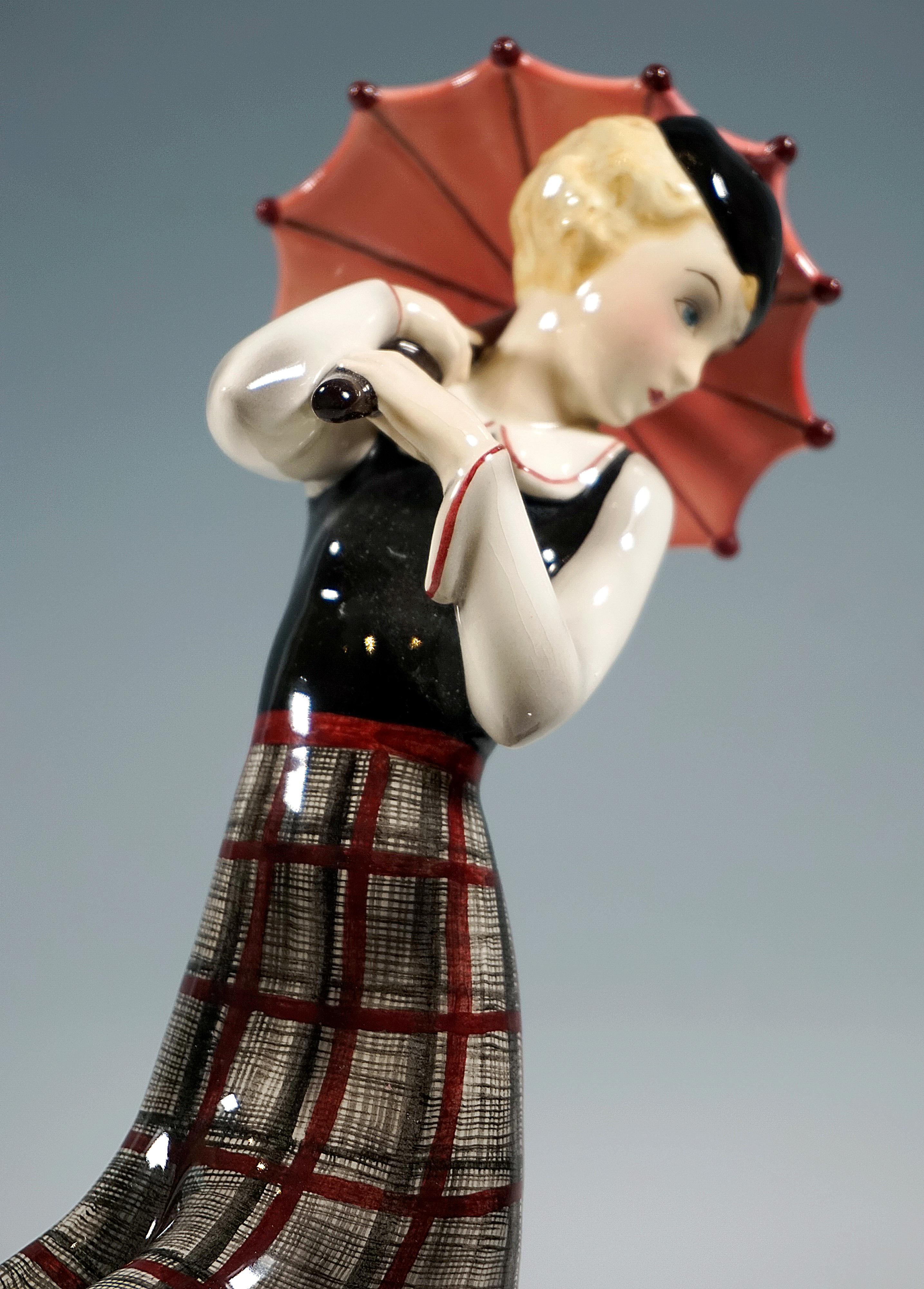 Goldscheider Wiener Mädchen mit Parasol und Terrier, Stephan Dakon, um 1935 im Zustand „Gut“ in Vienna, AT
