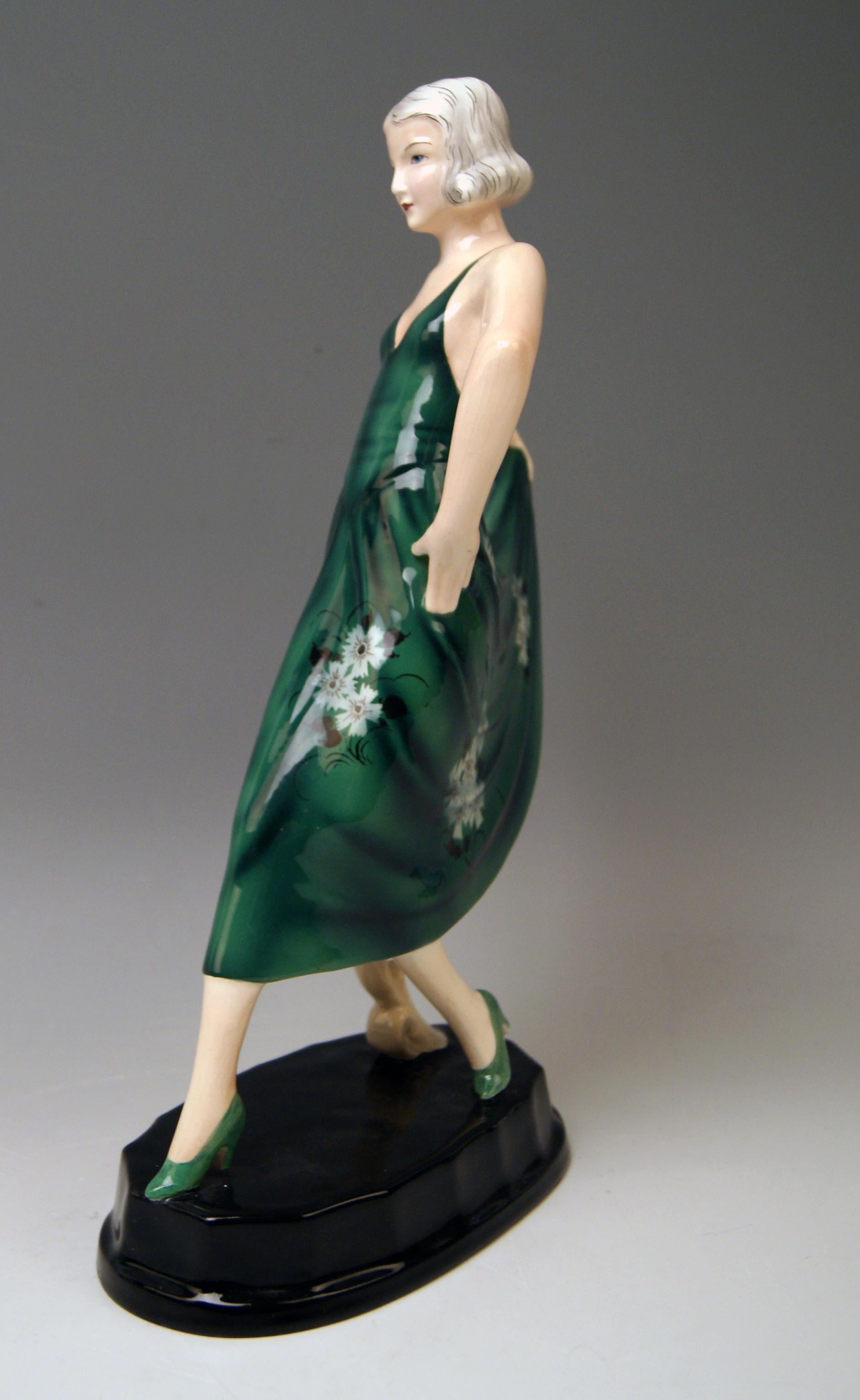 Painted Goldscheider Vienna Lady Dancer Model 6754 Stephan Dakon, Made 1936-1937