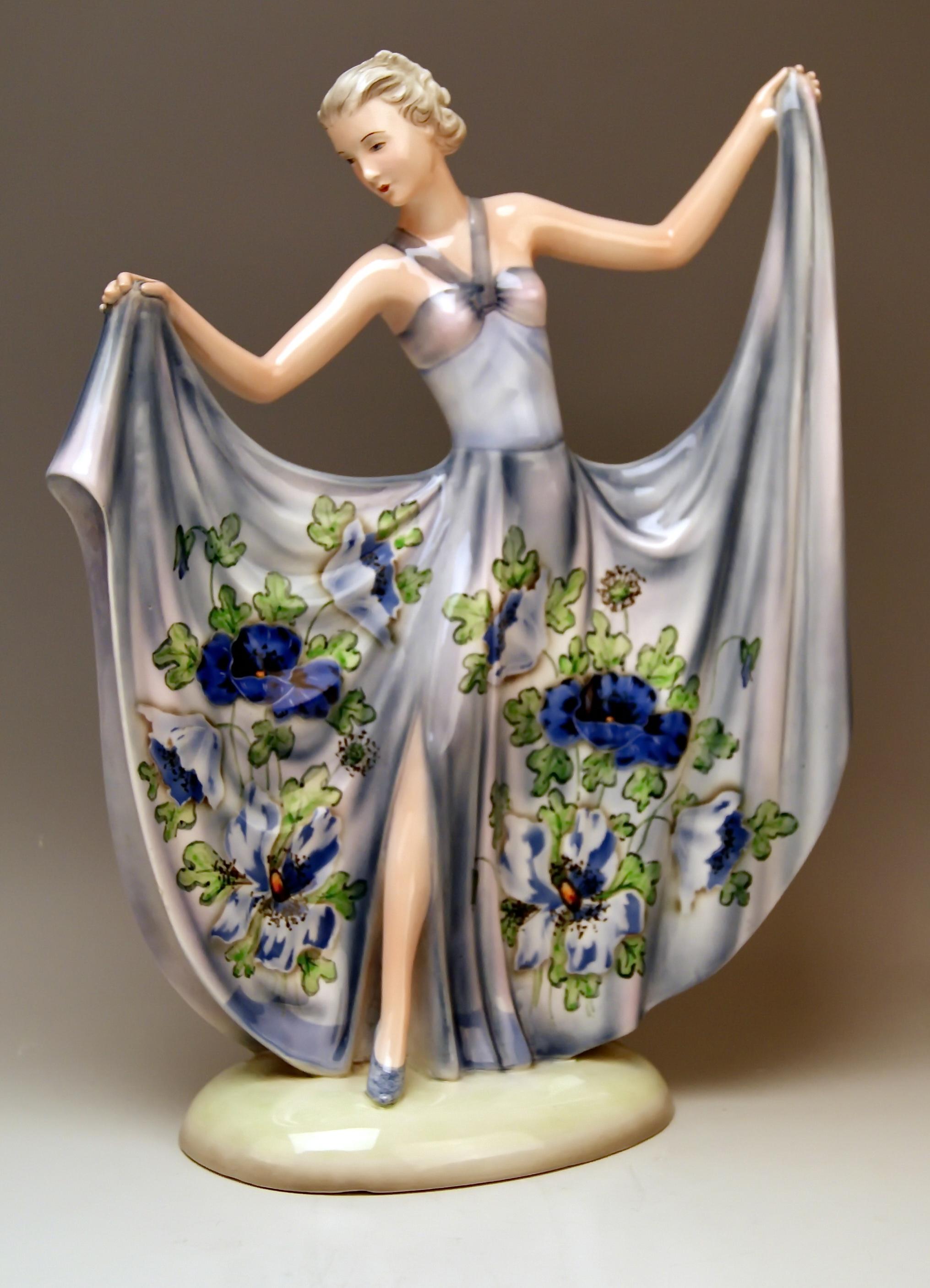 Goldscheider vienna stunning tall lady figurine: lady dancer.
This model is called in German 