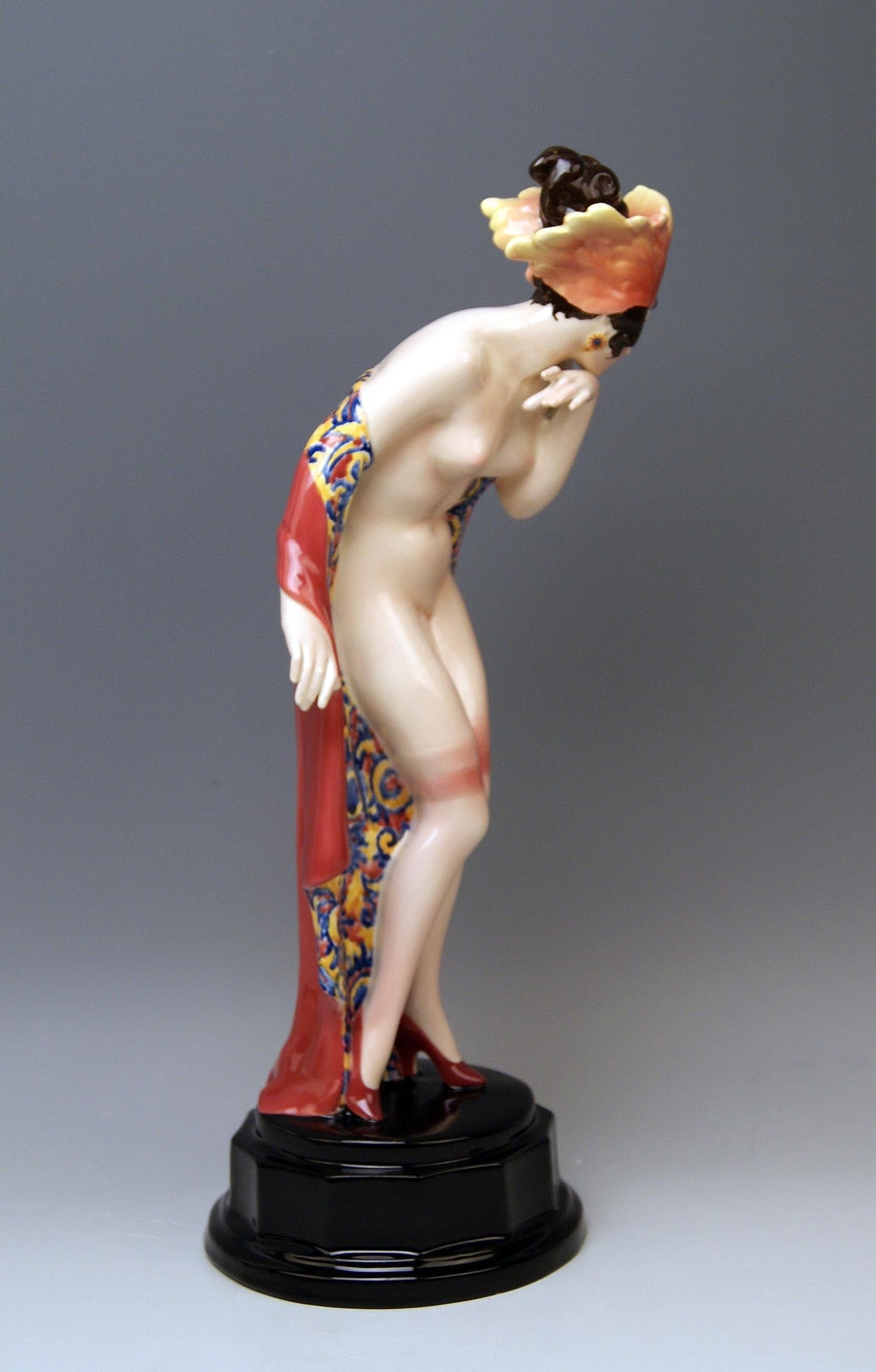 Art Deco Goldscheider Vienna Lady Nude Nr. 5060 Feathered Cap Fascination Thomasch