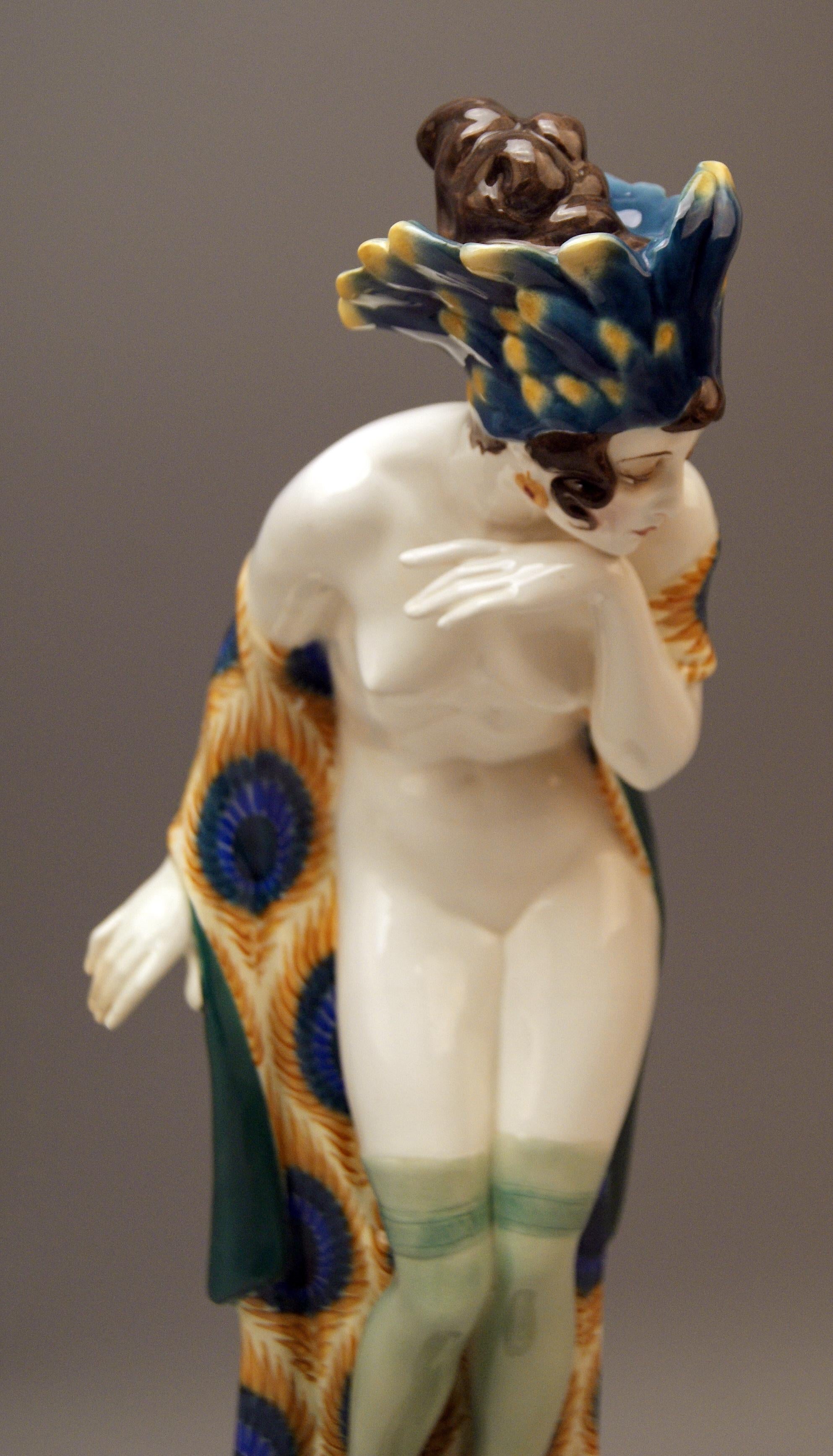 Early 20th Century Goldscheider Vienna Lady Nude with Feathered Cap by Wilhelm Thomasch