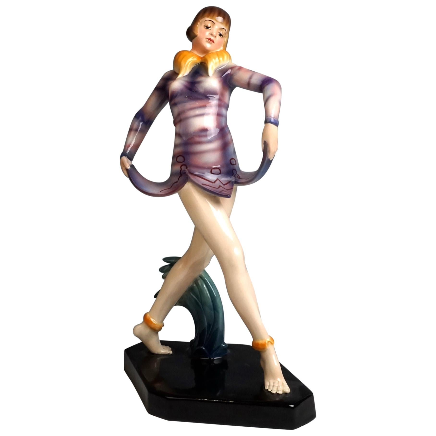 Goldscheider Vienna 'Revue' Single Figur of the 'Dolly Sisters' by Dakon, 1930 For Sale