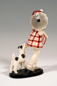 Goldscheider Wien Gruseliges Mädchen mit Foxterrier von Claire Weiss, um 1935