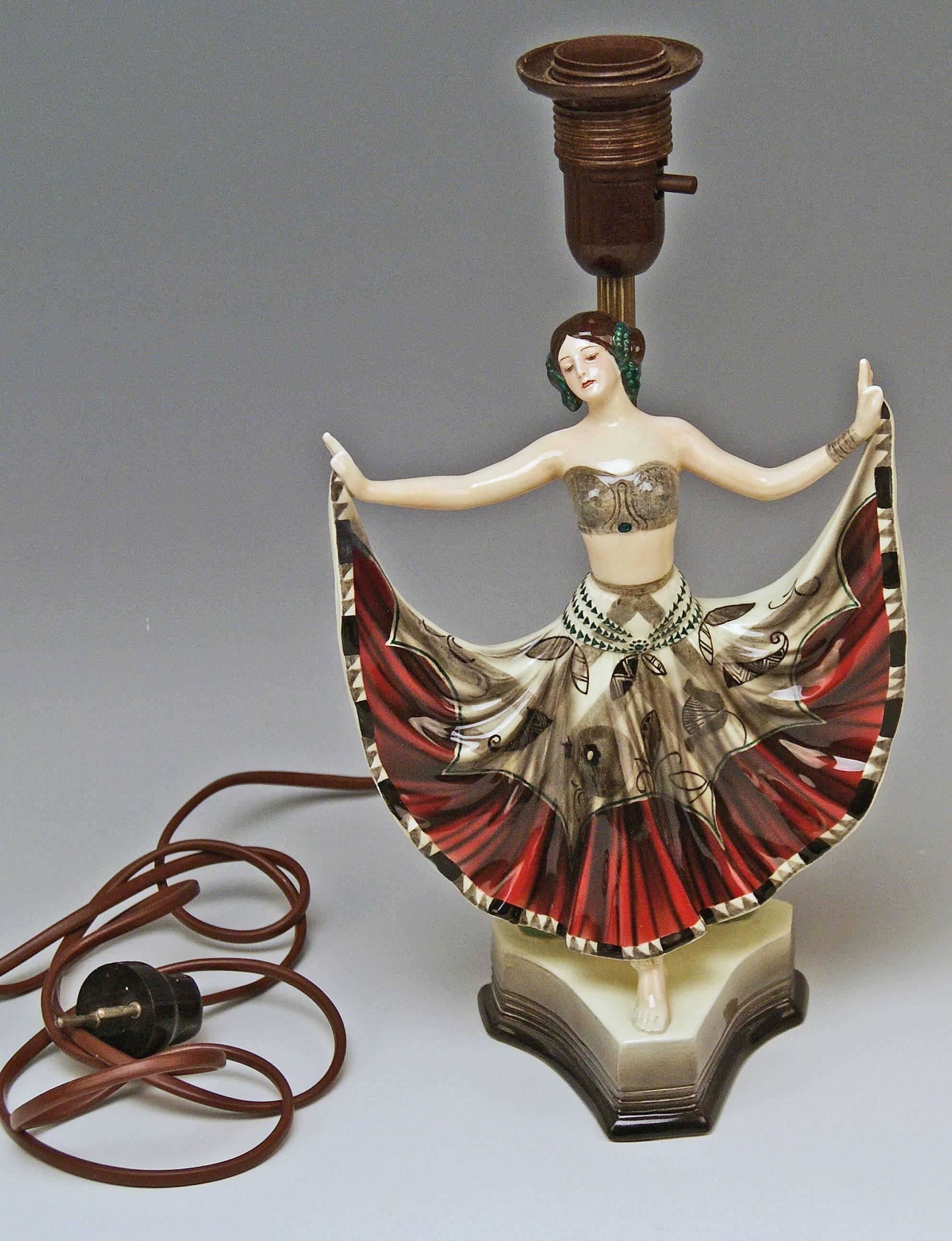 Goldscheider Wien Tischlampe Tänzerin Ruth Figurine Rosé Modell 5171 (Art déco) im Angebot