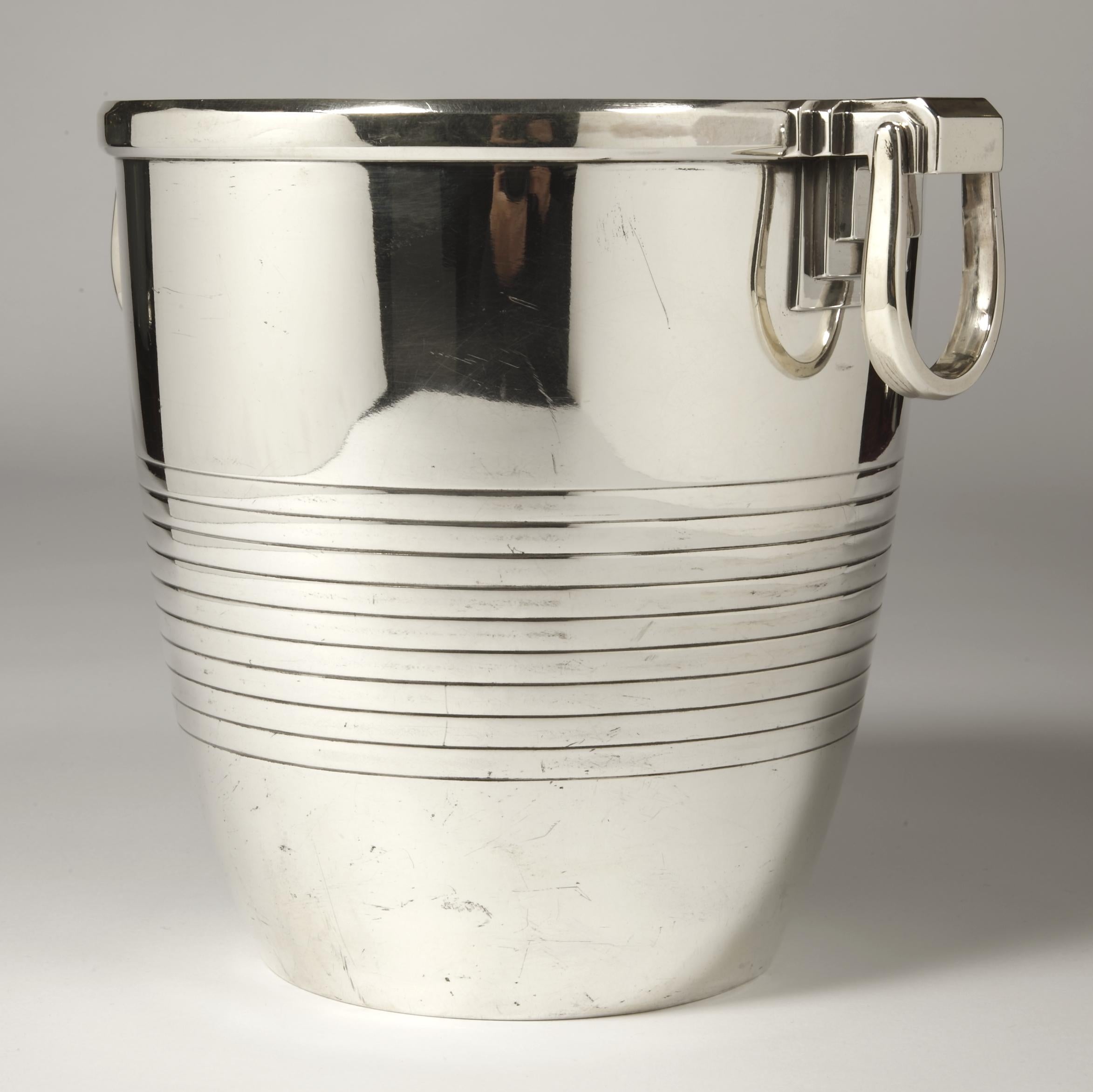 Orfebre Campenhout - Enfriador de vino de plata maciza de la época Art Déco Francés en venta