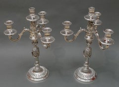 SIHNARD GOLDSMITH GASTON  Paire de candélabres en argent vendus du début du 20e siècle
