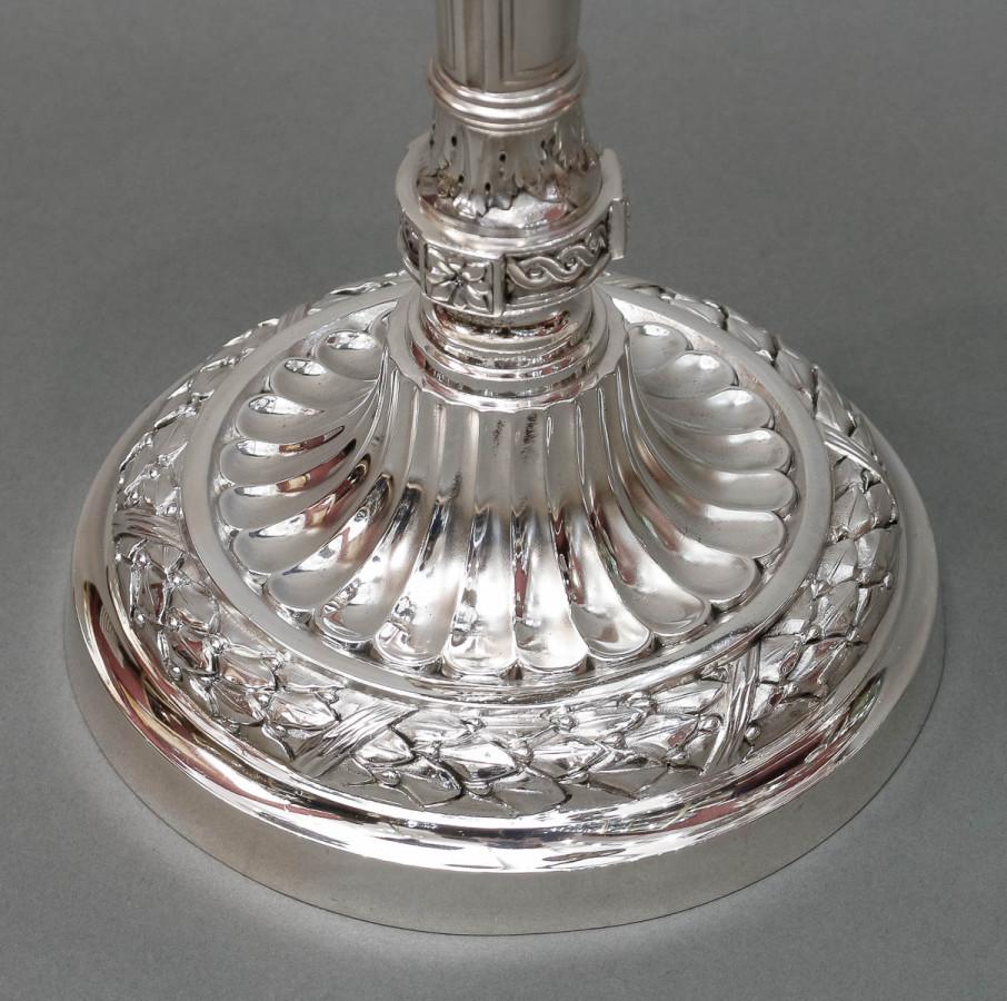 ORAFO GASTON SIHNARD  Coppia di candelabri d'argento venduti all'inizio del XX secolo in vendita 1