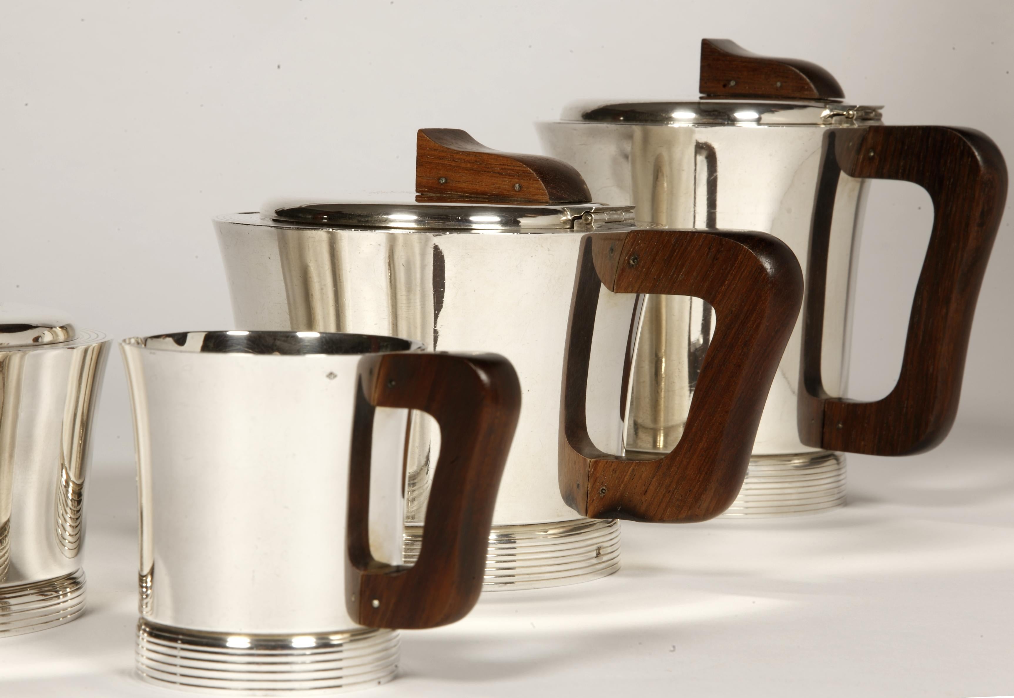 Orfèvre Jean E. Puiforcat - Service à café et thé en argent sterling d'époque 1930 Excellent état à SAINT-OUEN-SUR-SEINE, FR