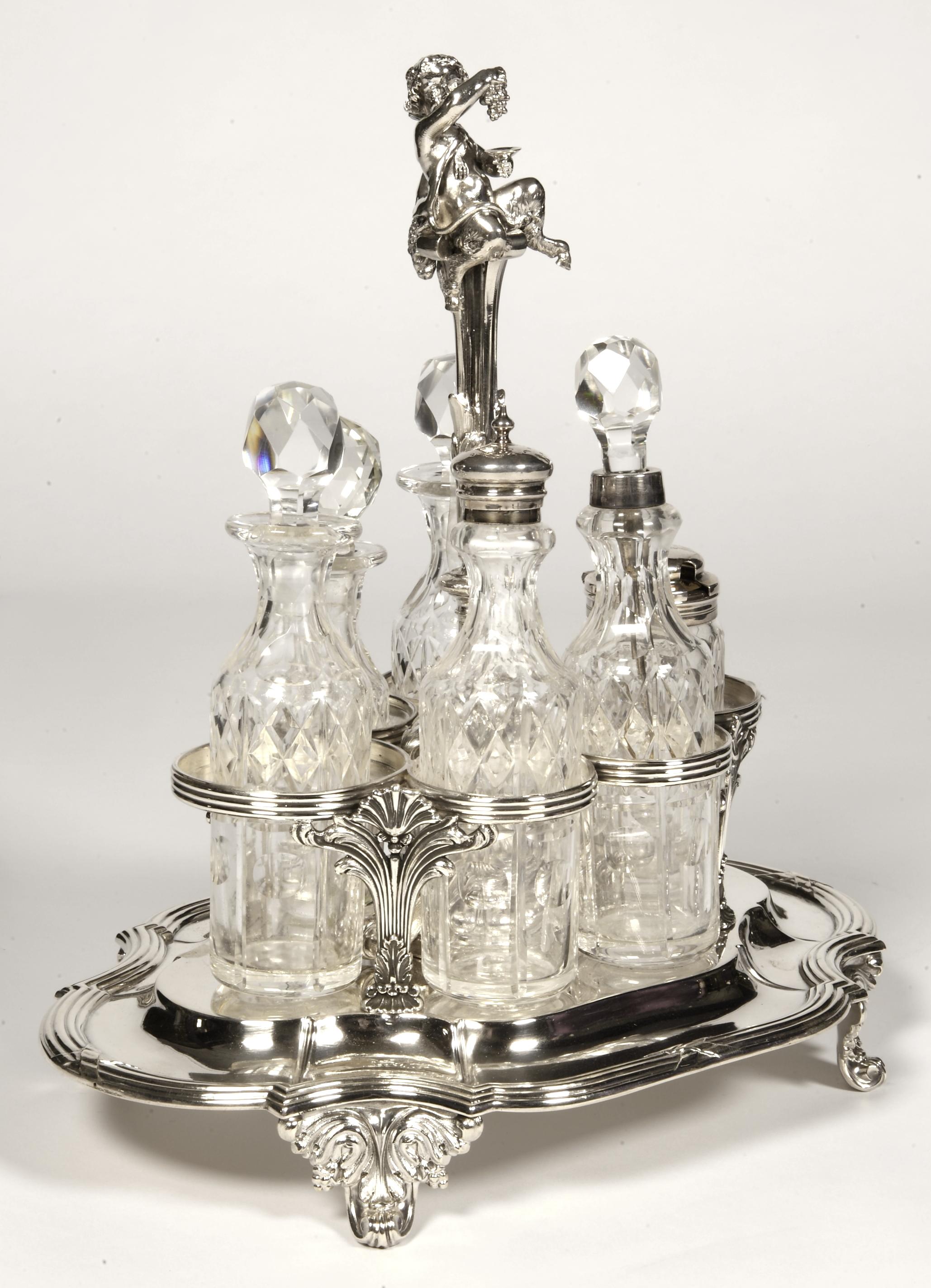 French Goldsmith Odiot - Cabaret With Condiments In Sterling Silver And Crystal Bottles For Sale