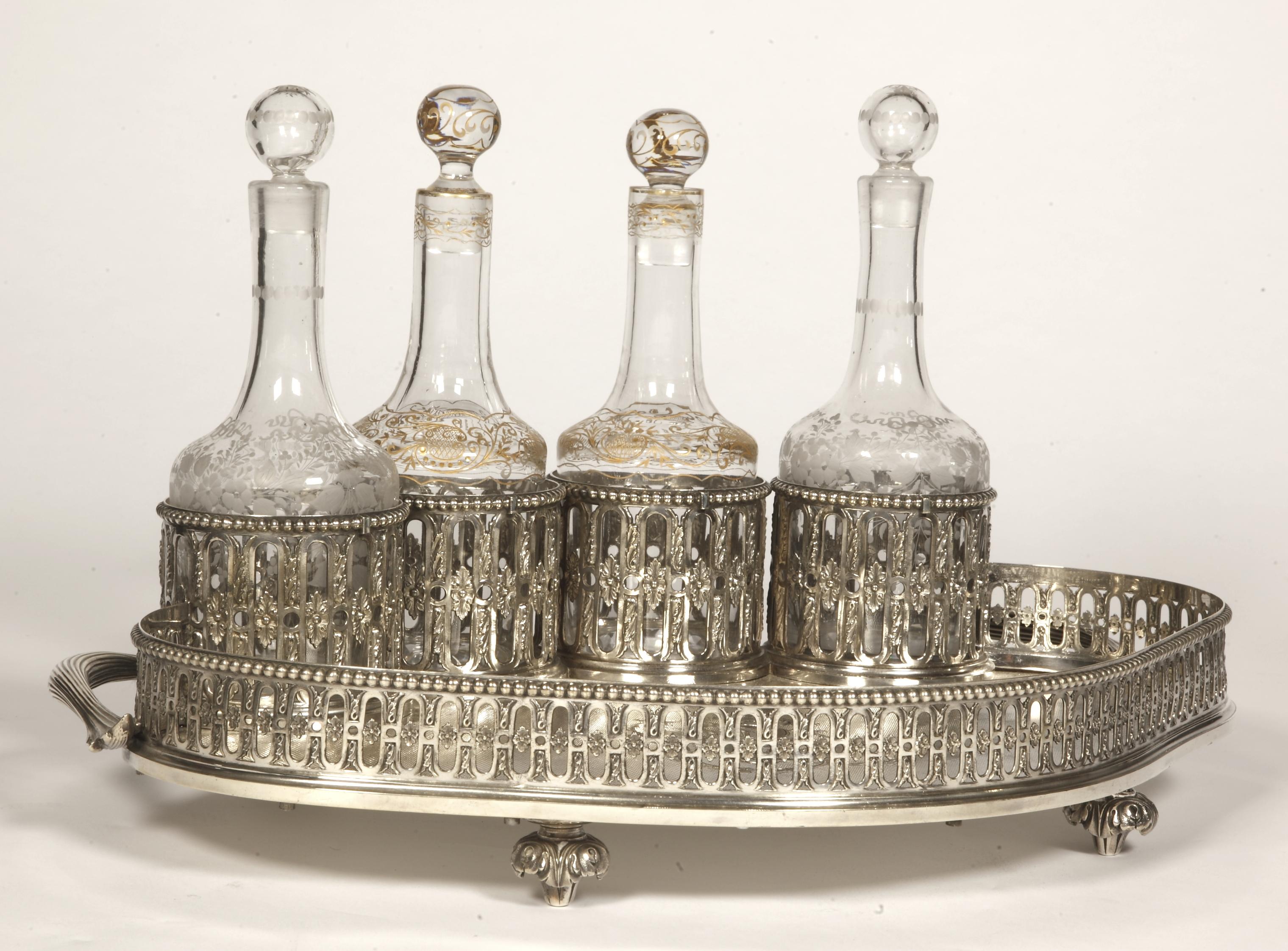 Orfèvre Odiot à Paris - Cabaret à liqueurs en argent massif XIXème en vente 1