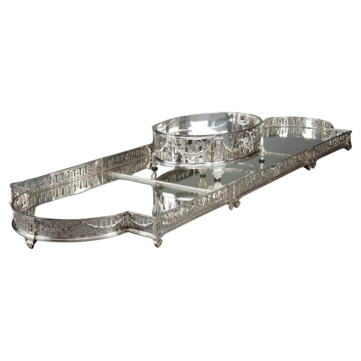 Goldsmith Queille - Especially Table And Its Planter In 19th Century Sterling Si For Sale