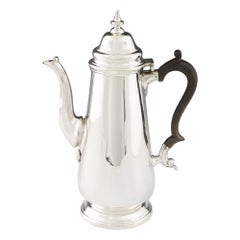 Goldsmiths and Silversmiths Sterling Silver Coffee Pot London 1899