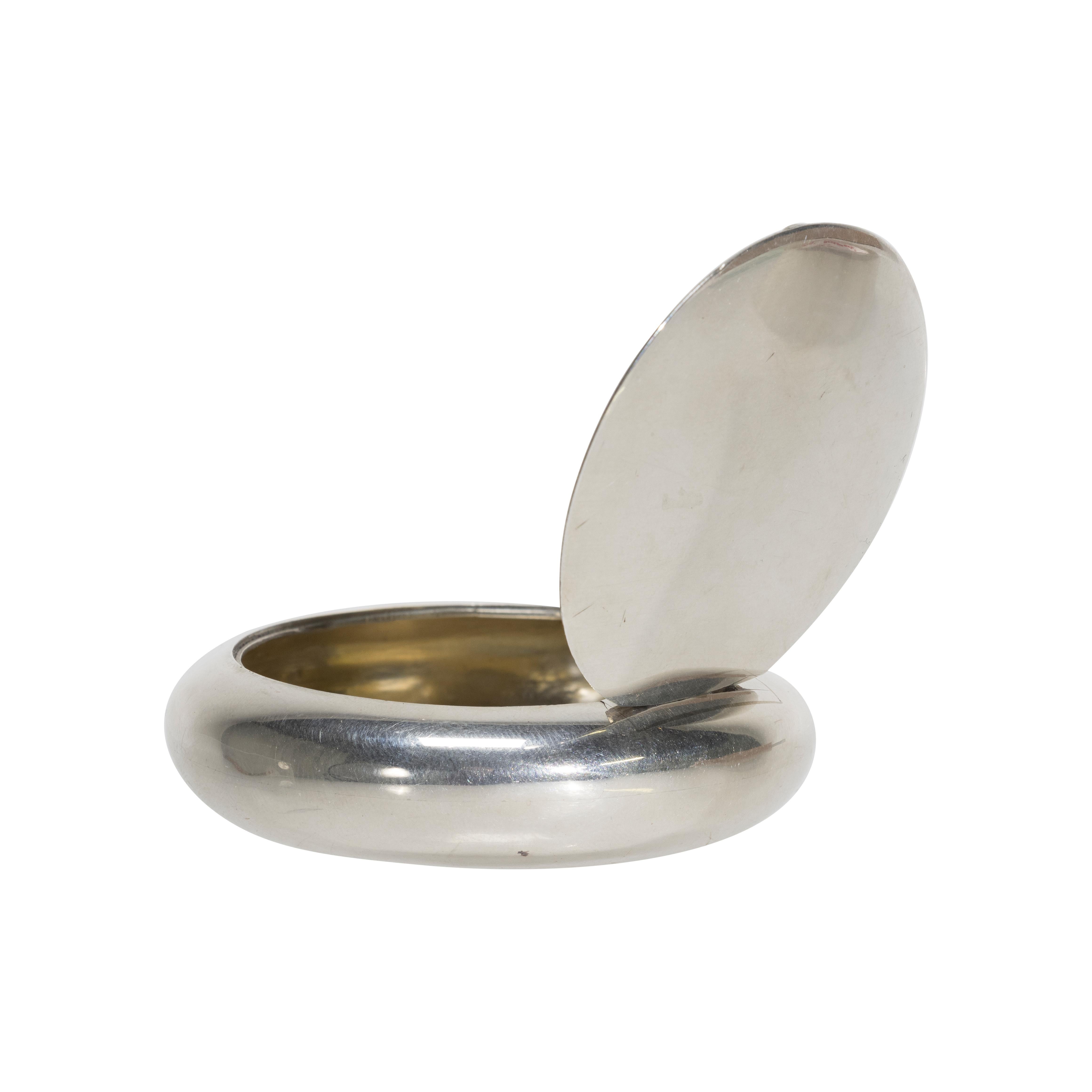 w 112 pill white oval