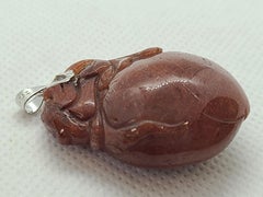 Pendentif en pierre d'or Pixiu sculpté avec pêche, bijoux symboliques chinois