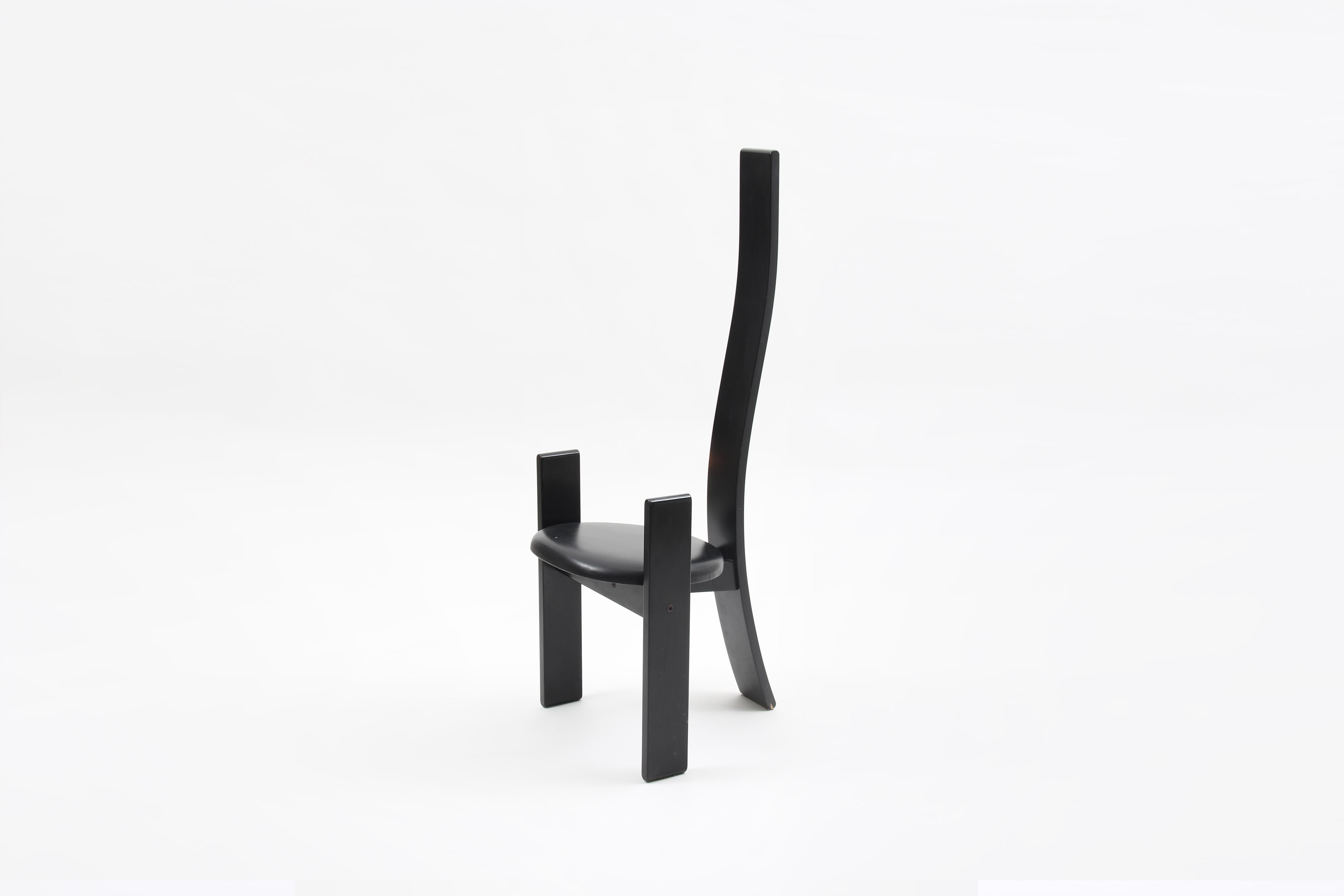 Golem Chair by Vico Magistretti for Poggi, 1969. A truly elegant and comfortable bentwood high back dining chair from Vico Magistretti. This avant-garde and remarkable chair remind us of a sculpture or musical note.
Simple but also impressive