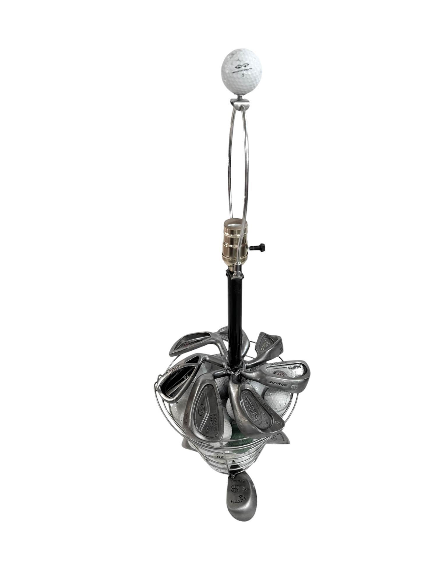 Lampe à poser Golf Art Basket Neuf - En vente à North Palm Beach, FL