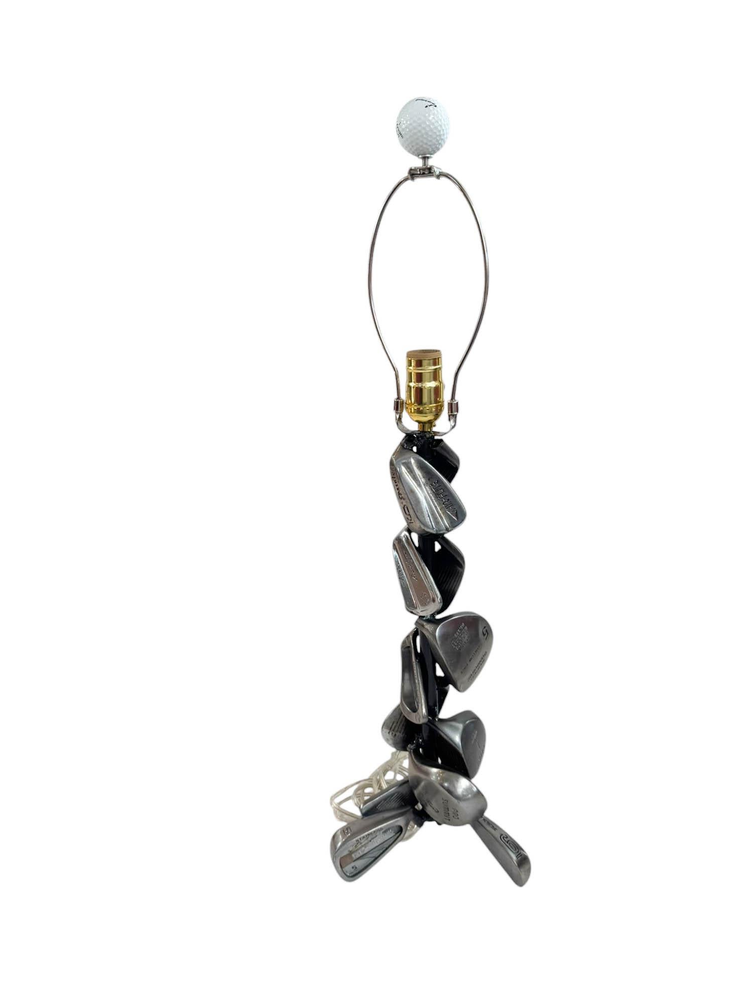 Américain Lampe de table d'art de golf en vente