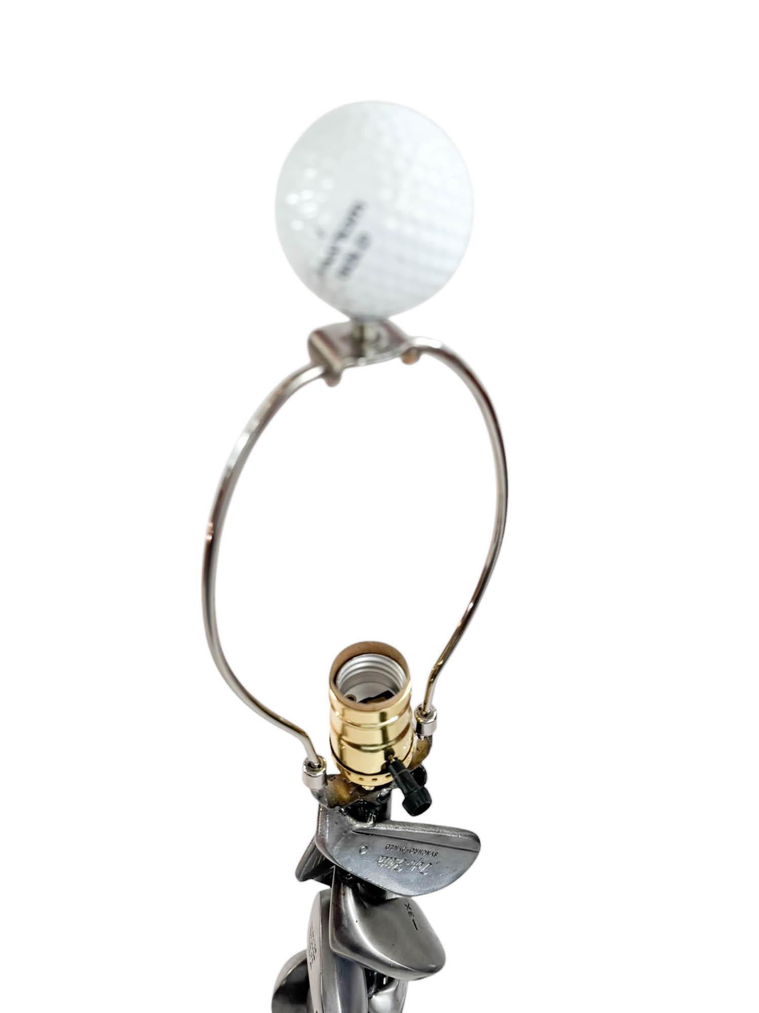 Lampe de table d'art de golf Neuf - En vente à North Palm Beach, FL
