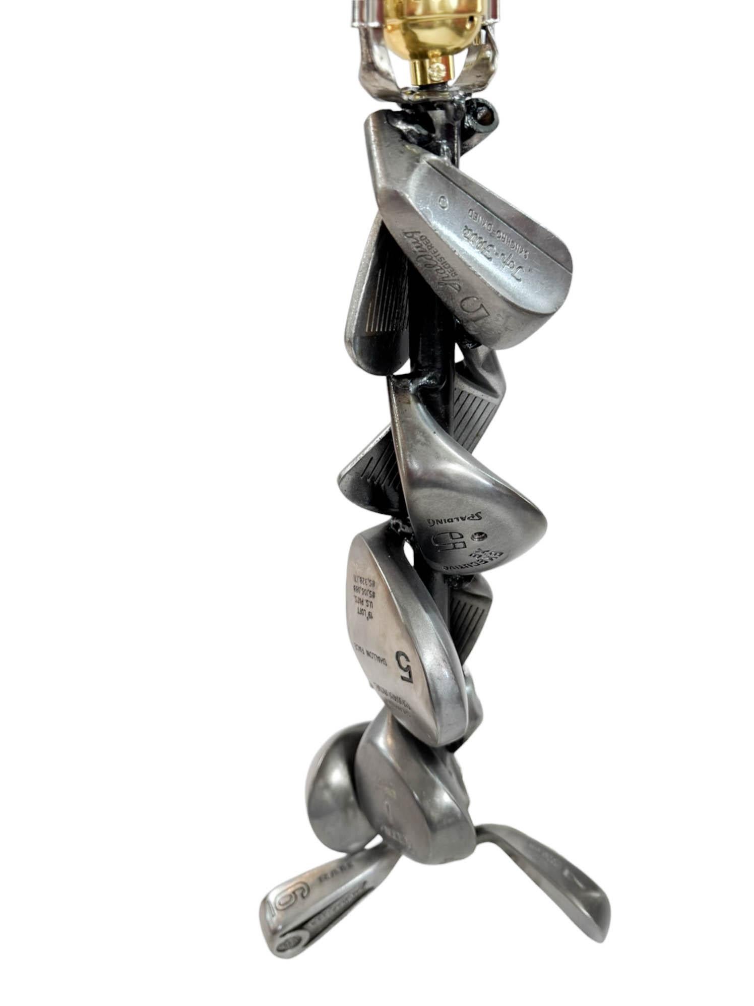 Lampe de table d'art de golf en vente 3