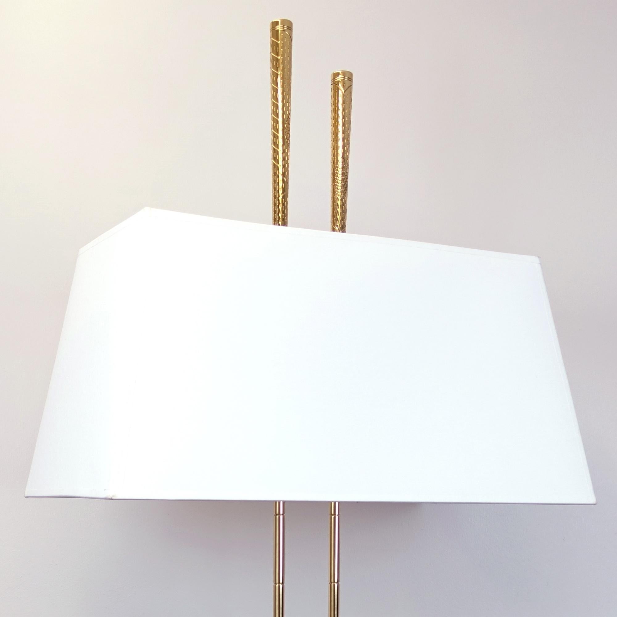 Golf Club Table Lamp in Polished Brass Finish For Sale 1