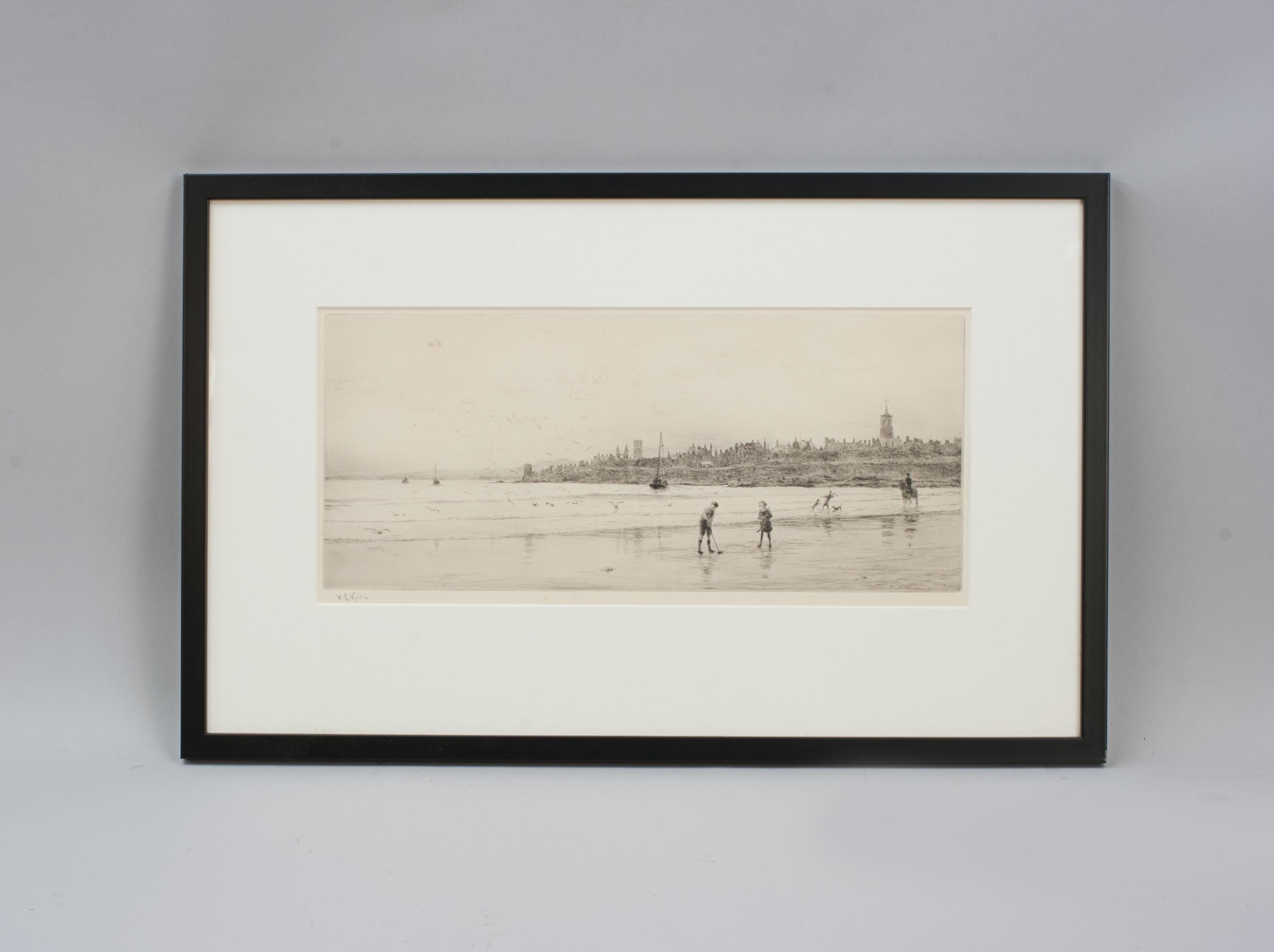 St Andrews Golf Gravure de W.L.A. Wyllie.
Une gravure très charmante de deux enfants jouant au golf sur la plage de St Andrews, à l'arrière-plan la ville de St Andrews avec le château et la cathédrale bien en vue dans la ligne du ciel. Encadrée dans