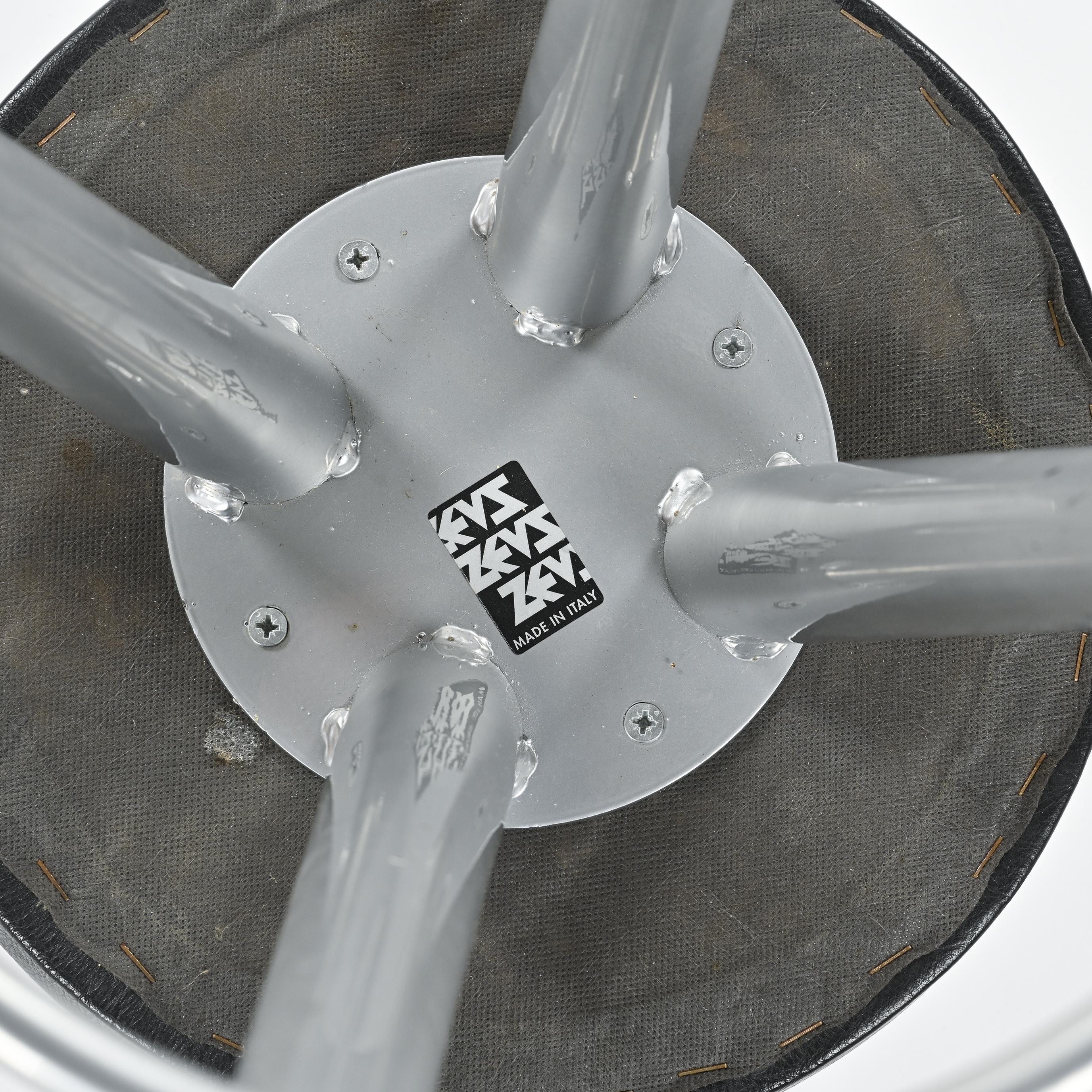 XX secolo Sgabelli Golia in metallo e pelle, Maurizio Peregalli, 1993 in vendita