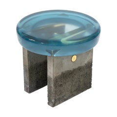 Tabouret Golia par Draga & Aurel Résine et laiton, 21e siècle