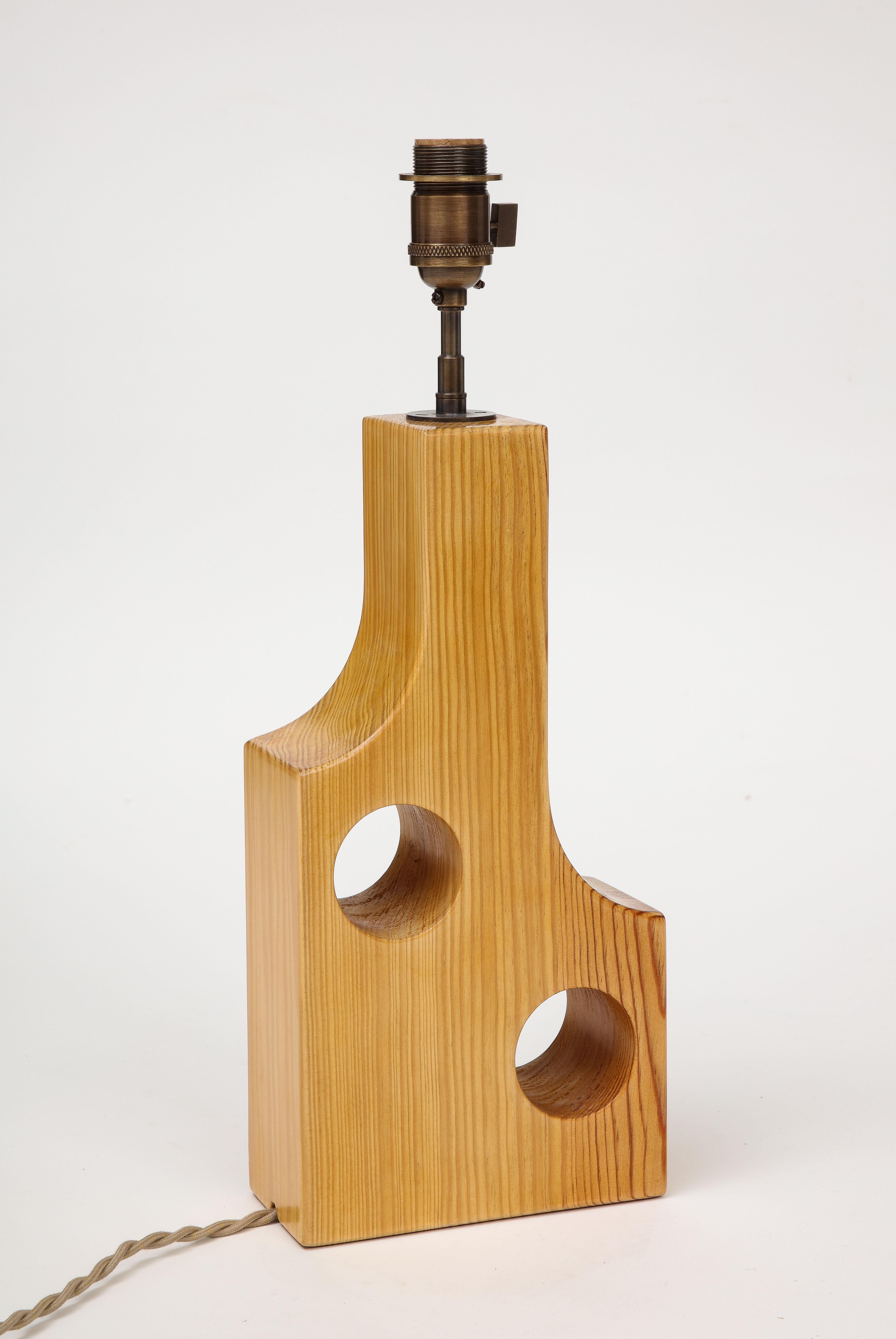 Gomariz Pinewood Table Lamp by Facto Atelier Paris For Sale 2