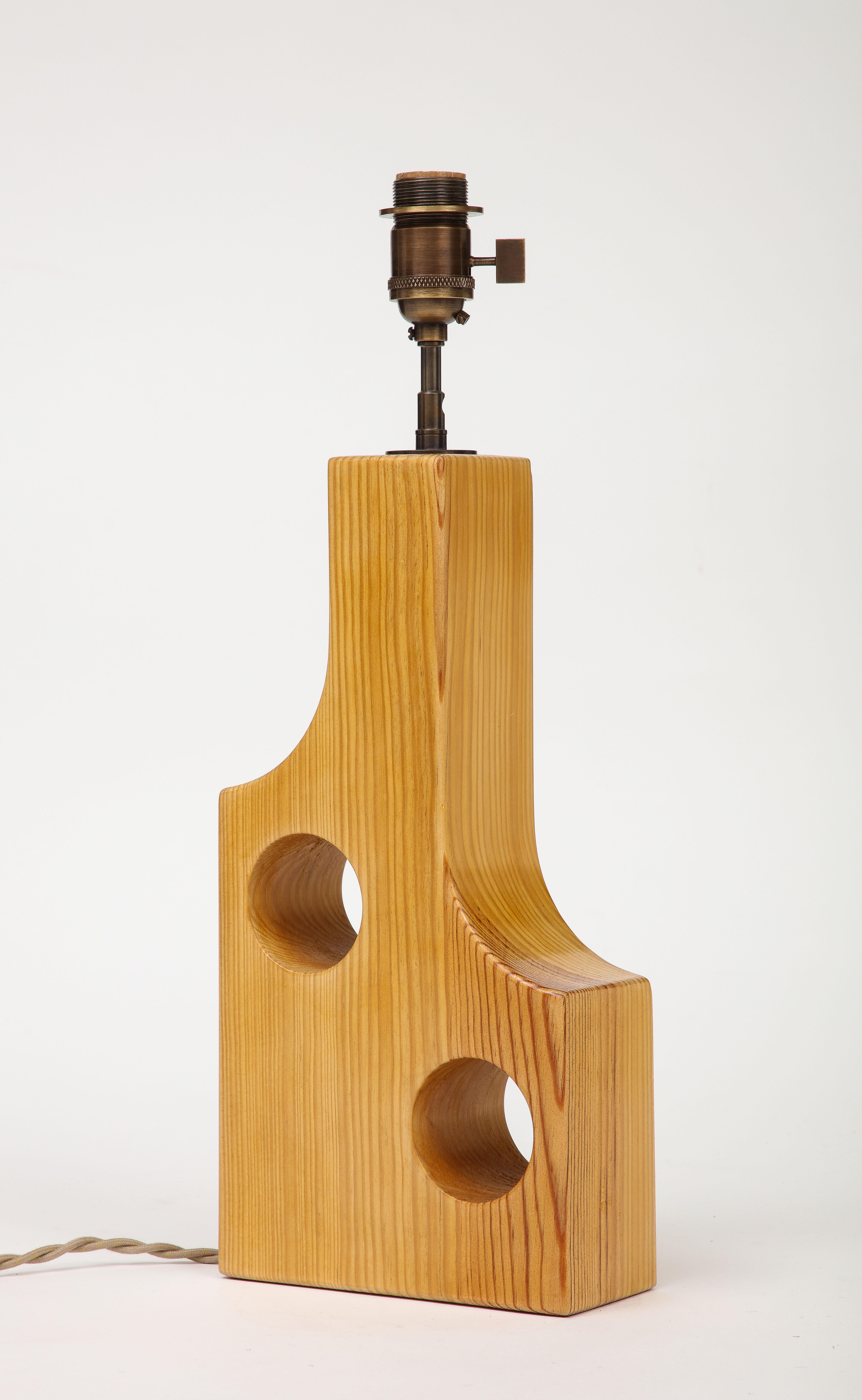 Gomariz Pinewood Table Lamp by Facto Atelier Paris For Sale 4