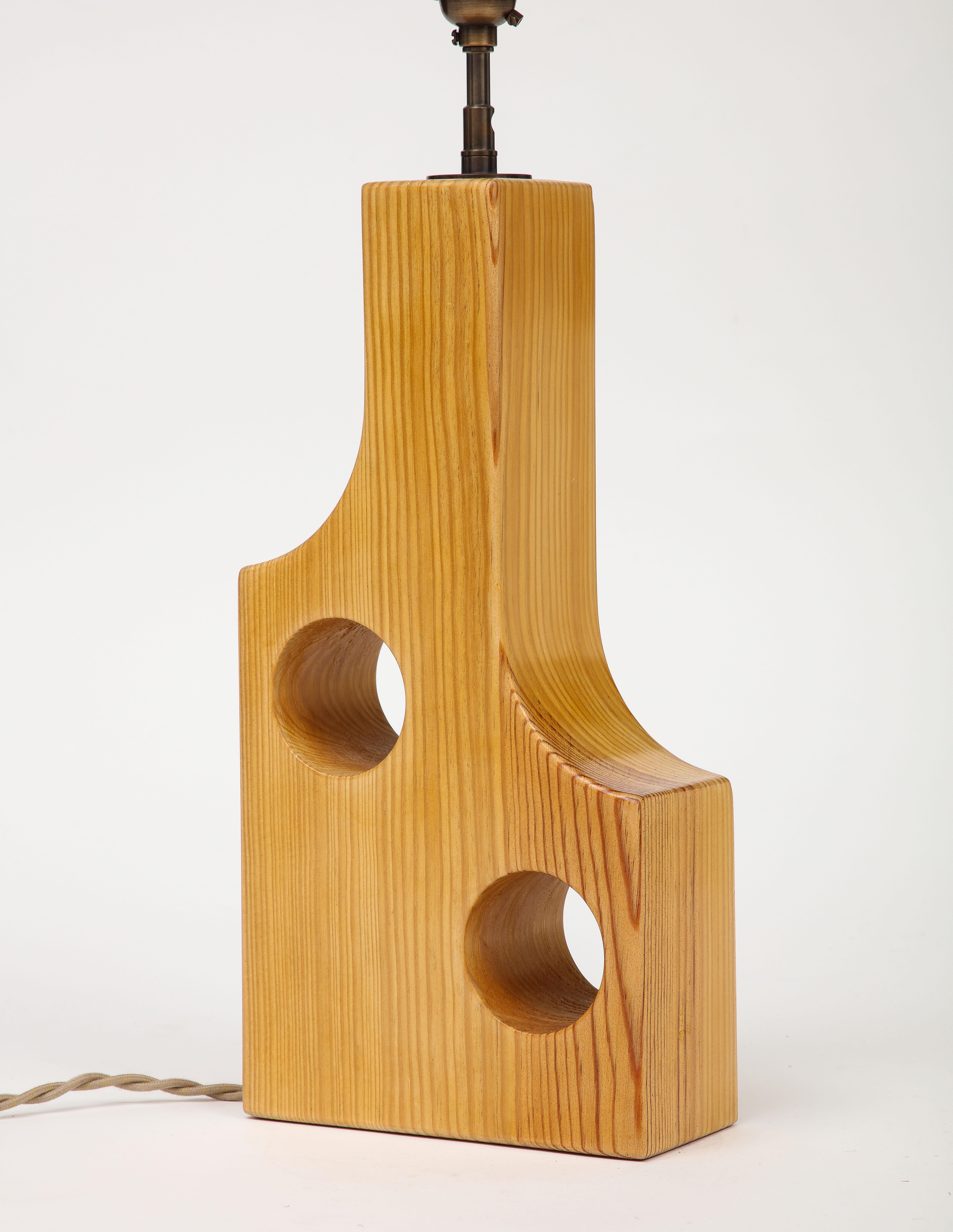 Gomariz Pinewood Table Lamp by Facto Atelier Paris For Sale 5