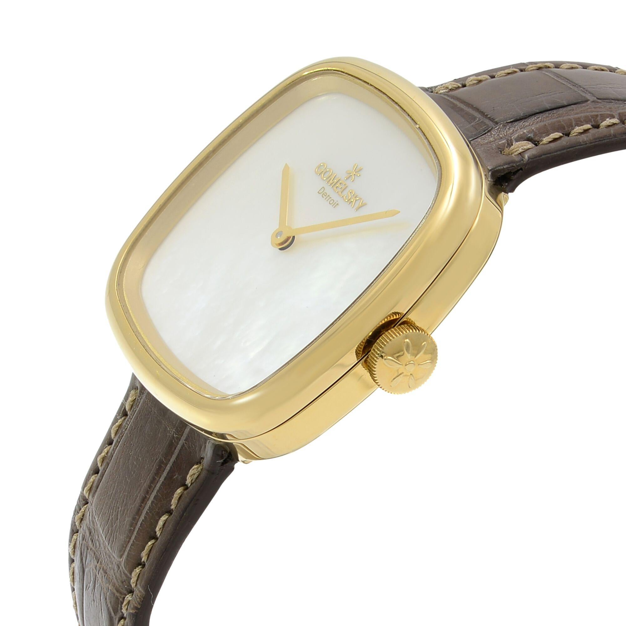 Gomelsky Eppie Sneed Gold Tone White  Dial Ladies Watch G0120072881 In New Condition In New York, NY