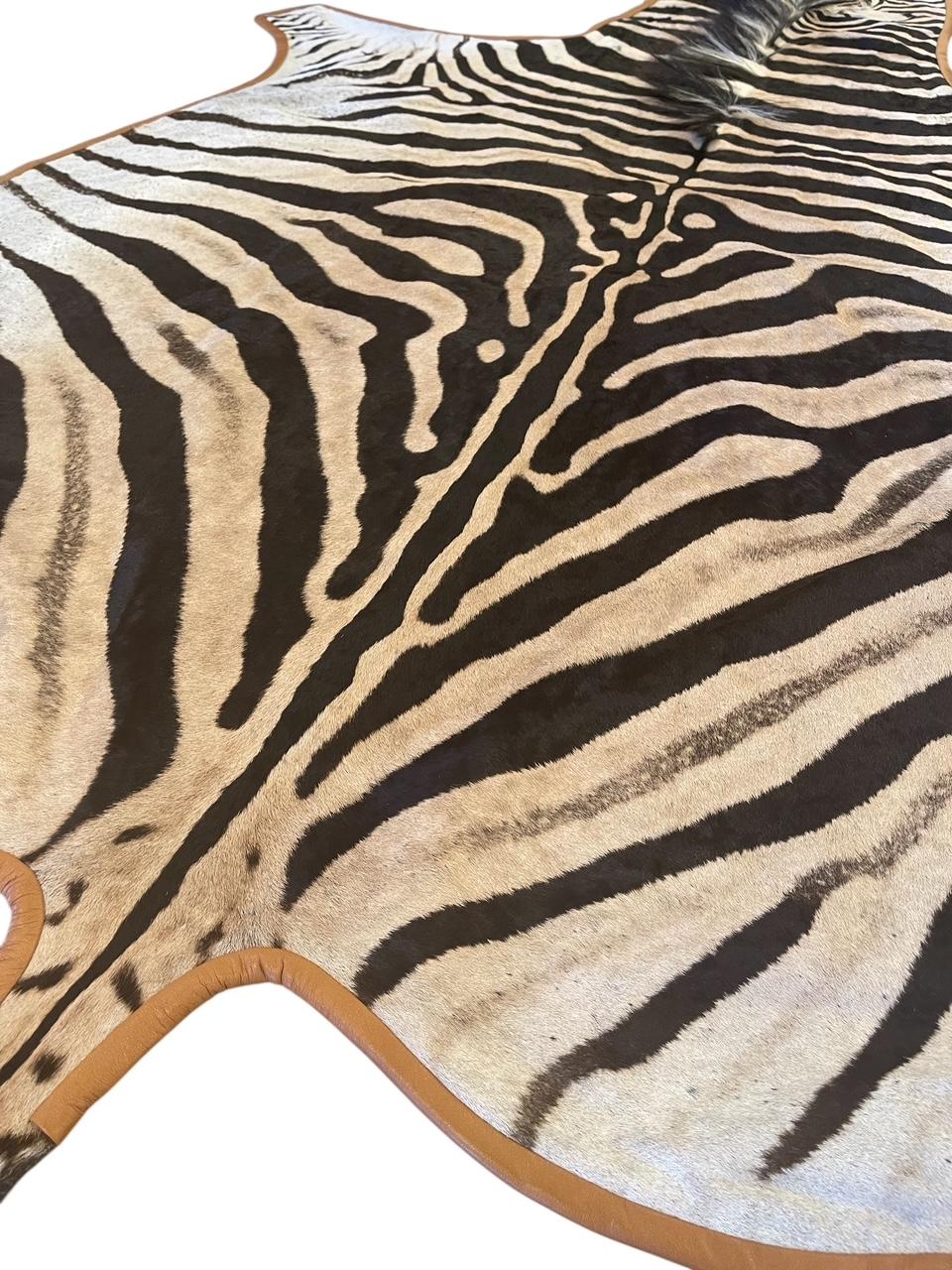 Tappeto A. Gomez in pelle di zebra con rifiniture in pelle italiana arancione bruciato In condizioni Nuovo in vendita a Saint Louis, US