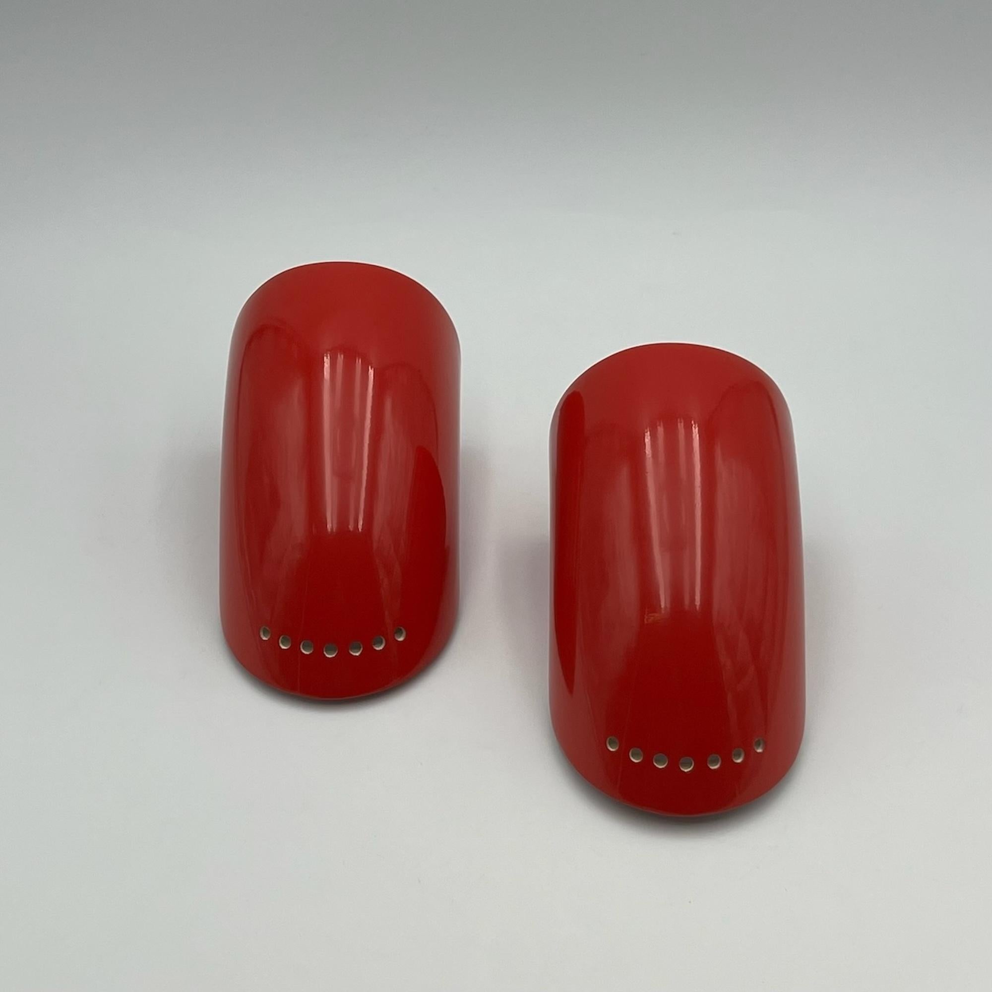 Gomito Wall Lamps by Elio Martinelli for Martinelli Luce in Red, 1970s, Set of 2 In Good Condition For Sale In San Benedetto Del Tronto, IT