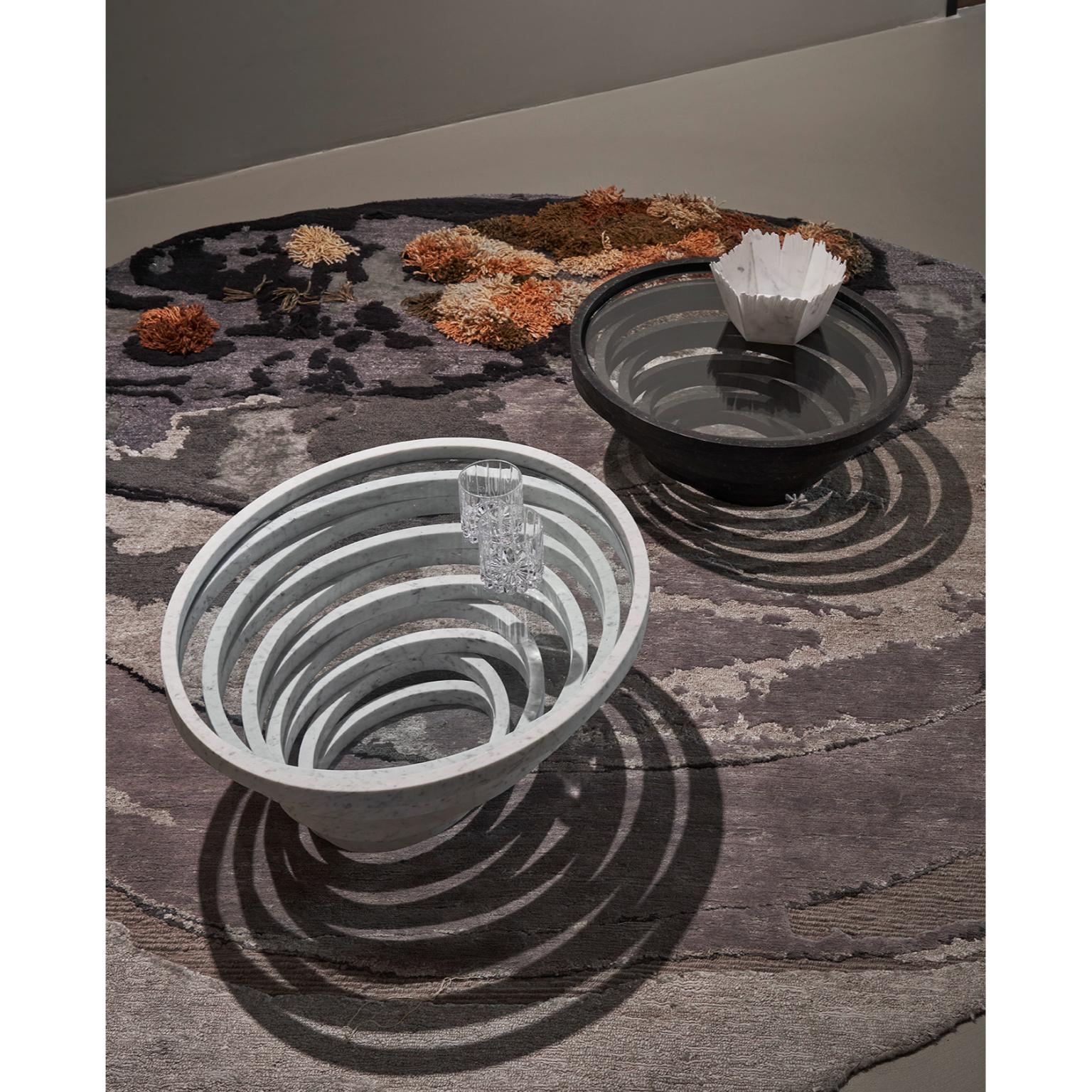 Mesa de centro mediana Gomitolo de mármol blanco de Carrara y cristal by Bufalini Marmi Cristal en venta