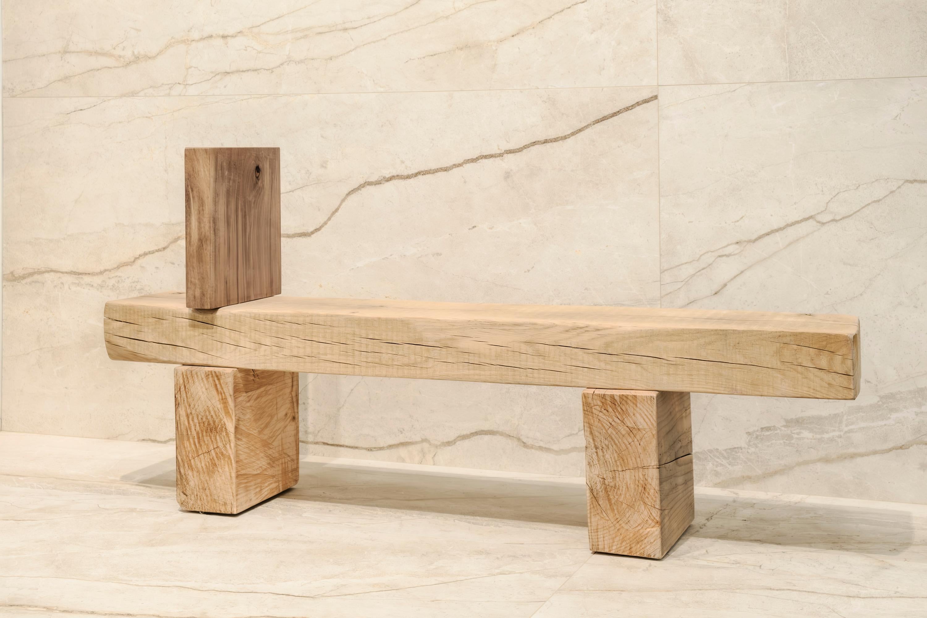 Panchina Goms Natural di Riccardo Monte
Dimensioni: D 30 x L 150 x H 77 cm.
Materiali: Oak, cedro e noce.

Riccardo Monte è uno studio creativo con sede nelle Alpi italiane.
Con la visione di creare uno studio multidisciplinare, l'architettura, il