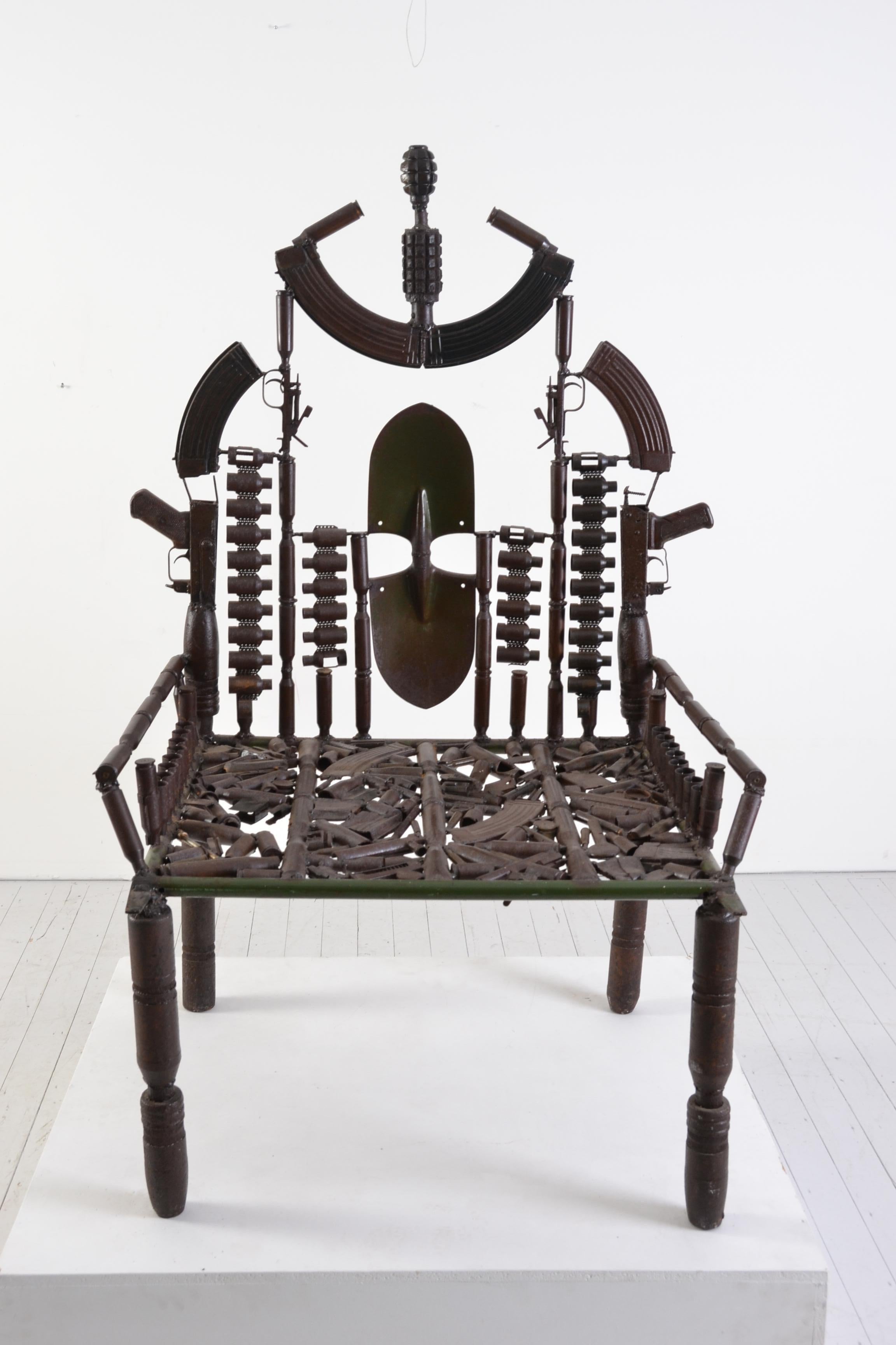 One of the first War- Thrones Goncalo Mabunda made from decommissed weapons.
His artworks are exhibtited all over the world.