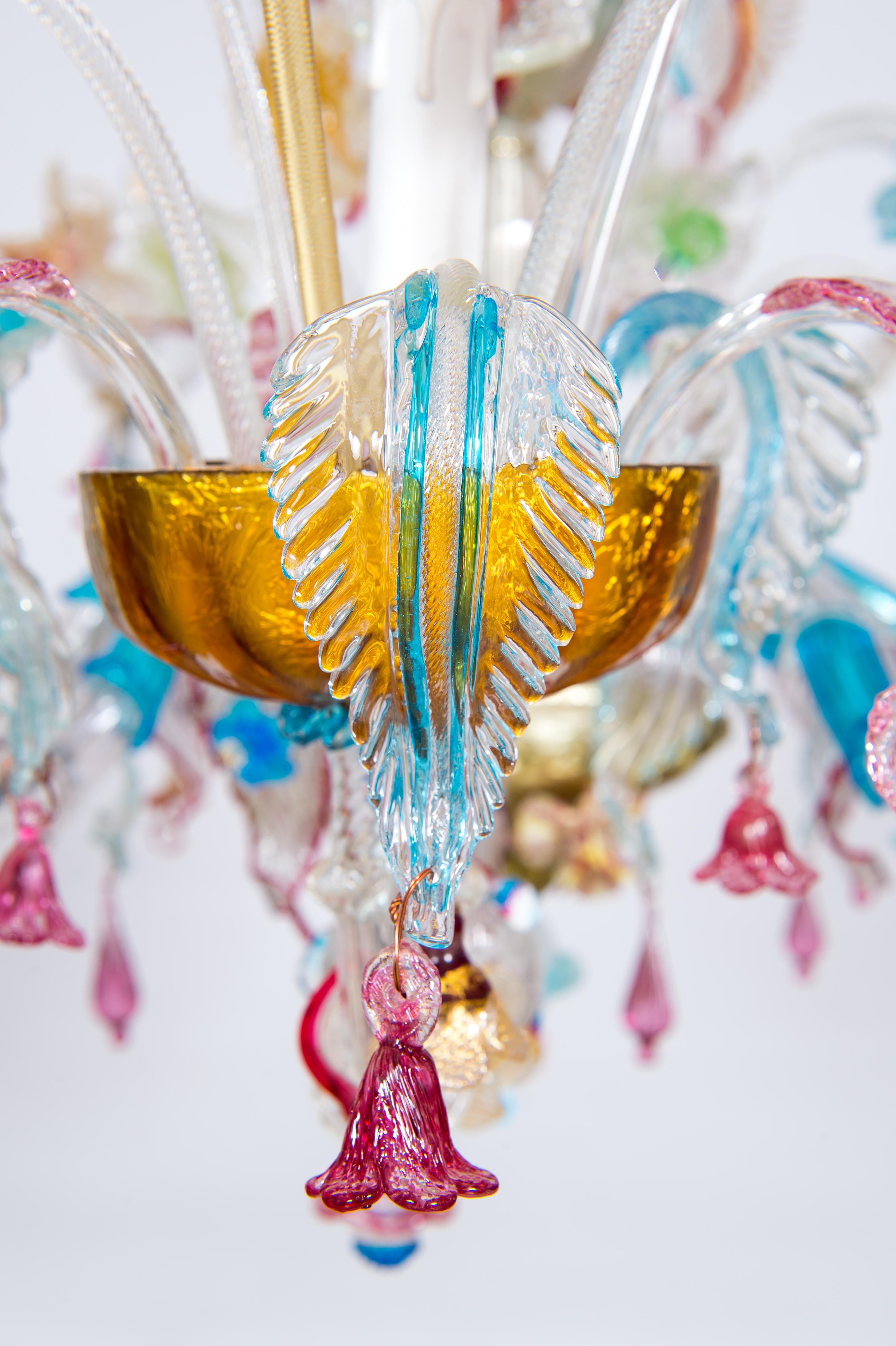 Gondola Chandelier with Colorful Finishes in Blown Murano Glass, Italy, 1980s For Sale 1