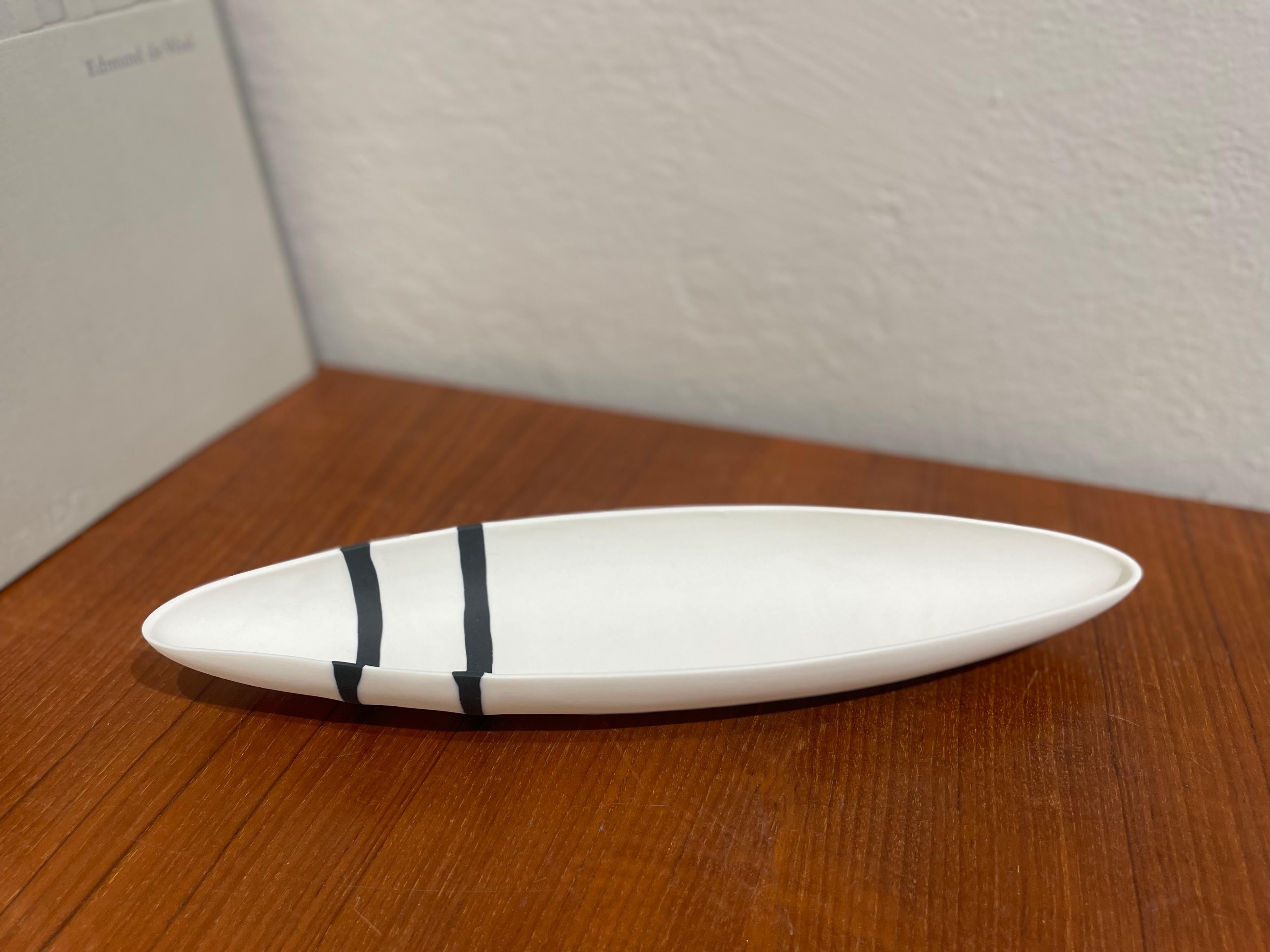 Modern GONDOLA handmade porcelain contemporary decorative art  in black and white For Sale