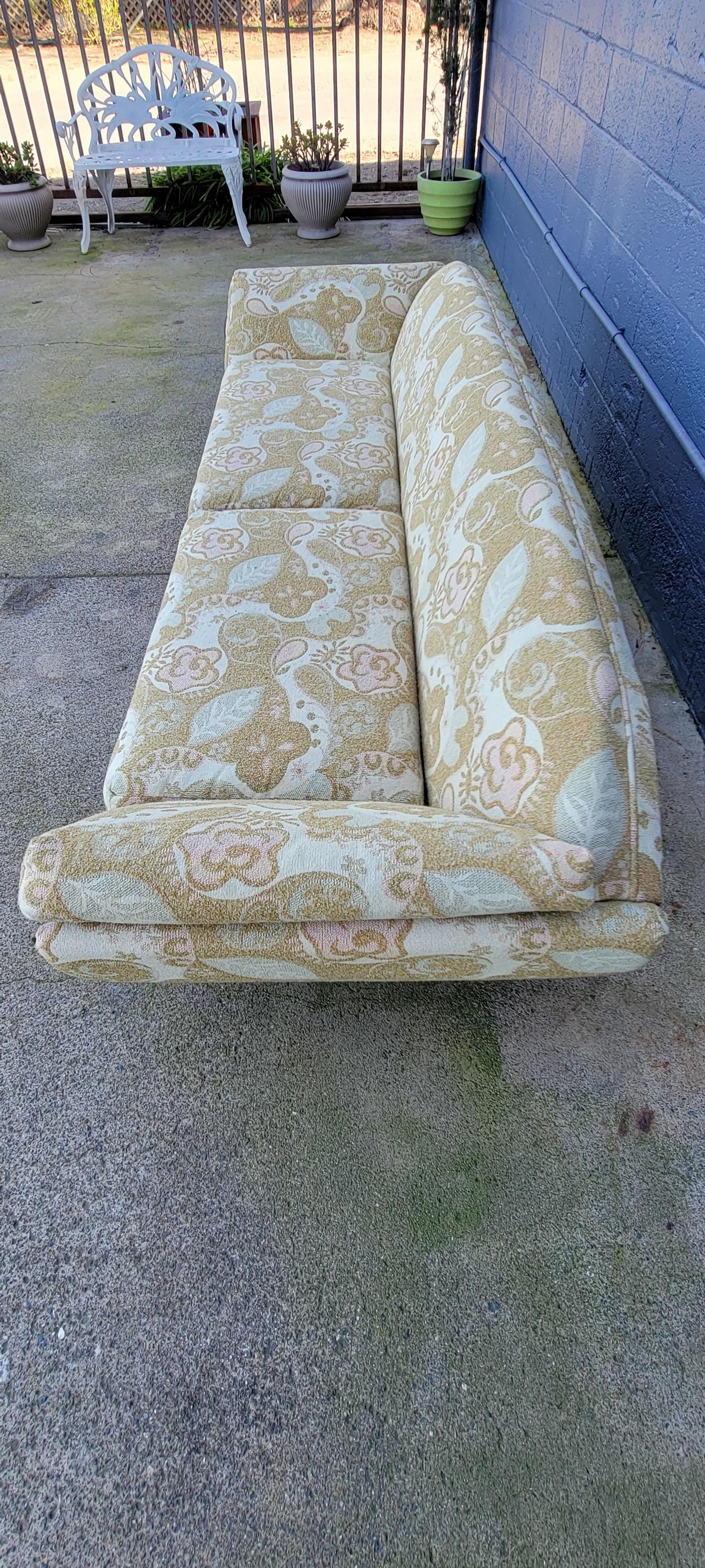 Gondola Sofa by Tempo Manner of Adrian Pearsall In Good Condition In Fulton, CA