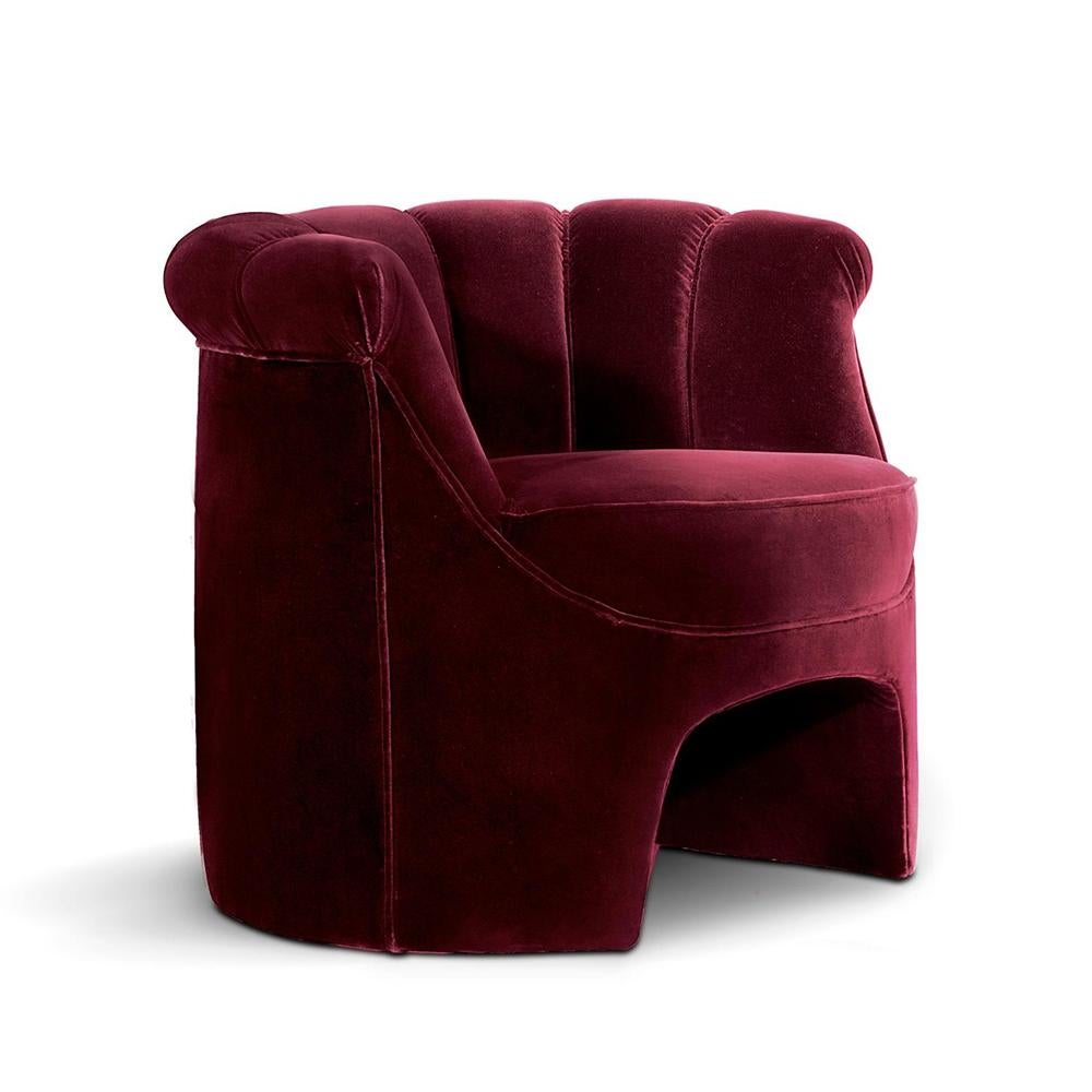 Armchair Gondole with solid wood structure, upholstered
and covered with high quality redwine velvet fabric.
Also available with other color fabrics on request.
