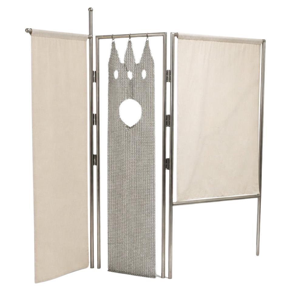 Gonfalon Paravent, séparation de pièces en textile et cotte de mailles en vente