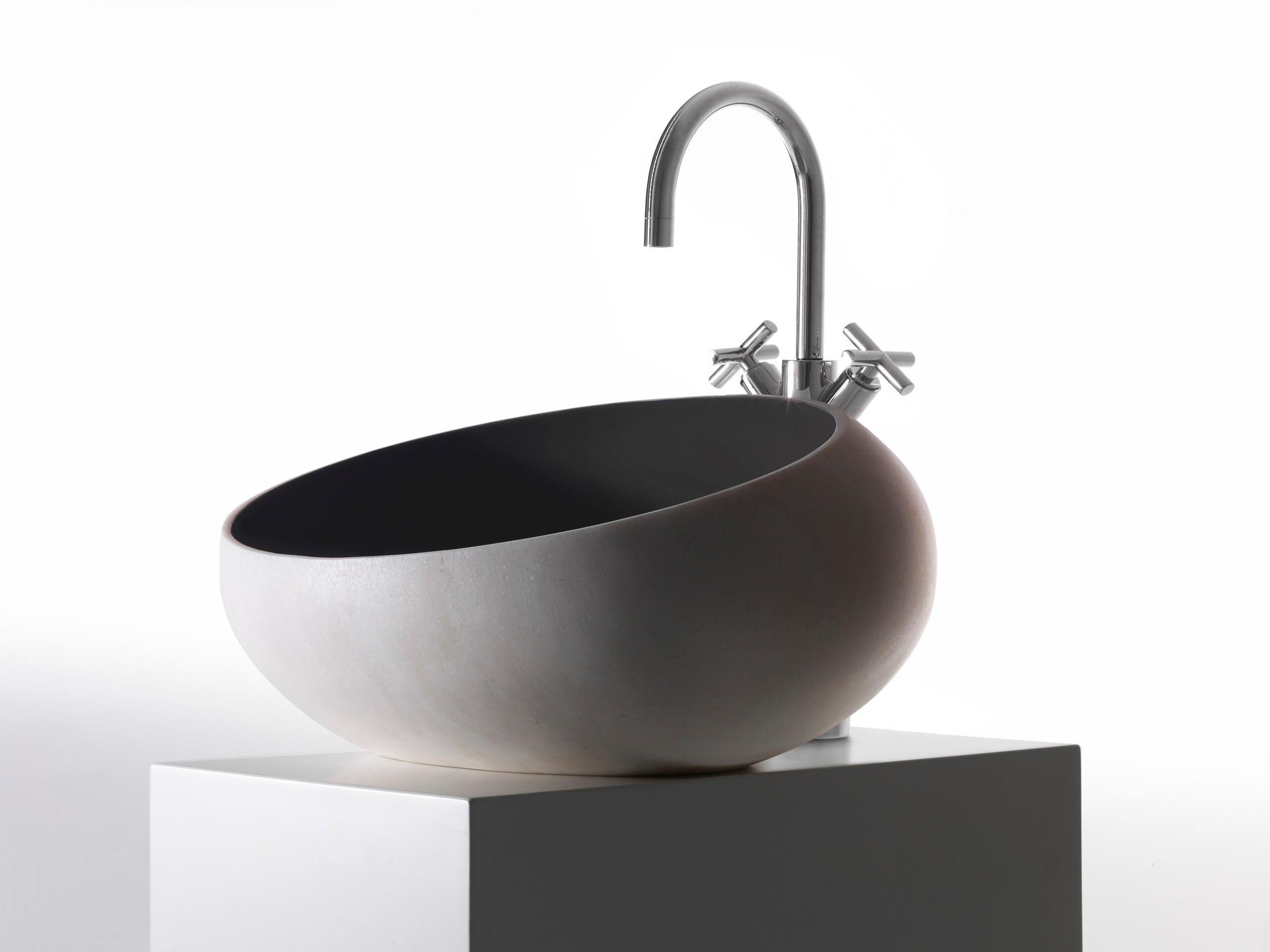 Postmoderne Petite cuvette de comptoir Gong de Kreoo en vente
