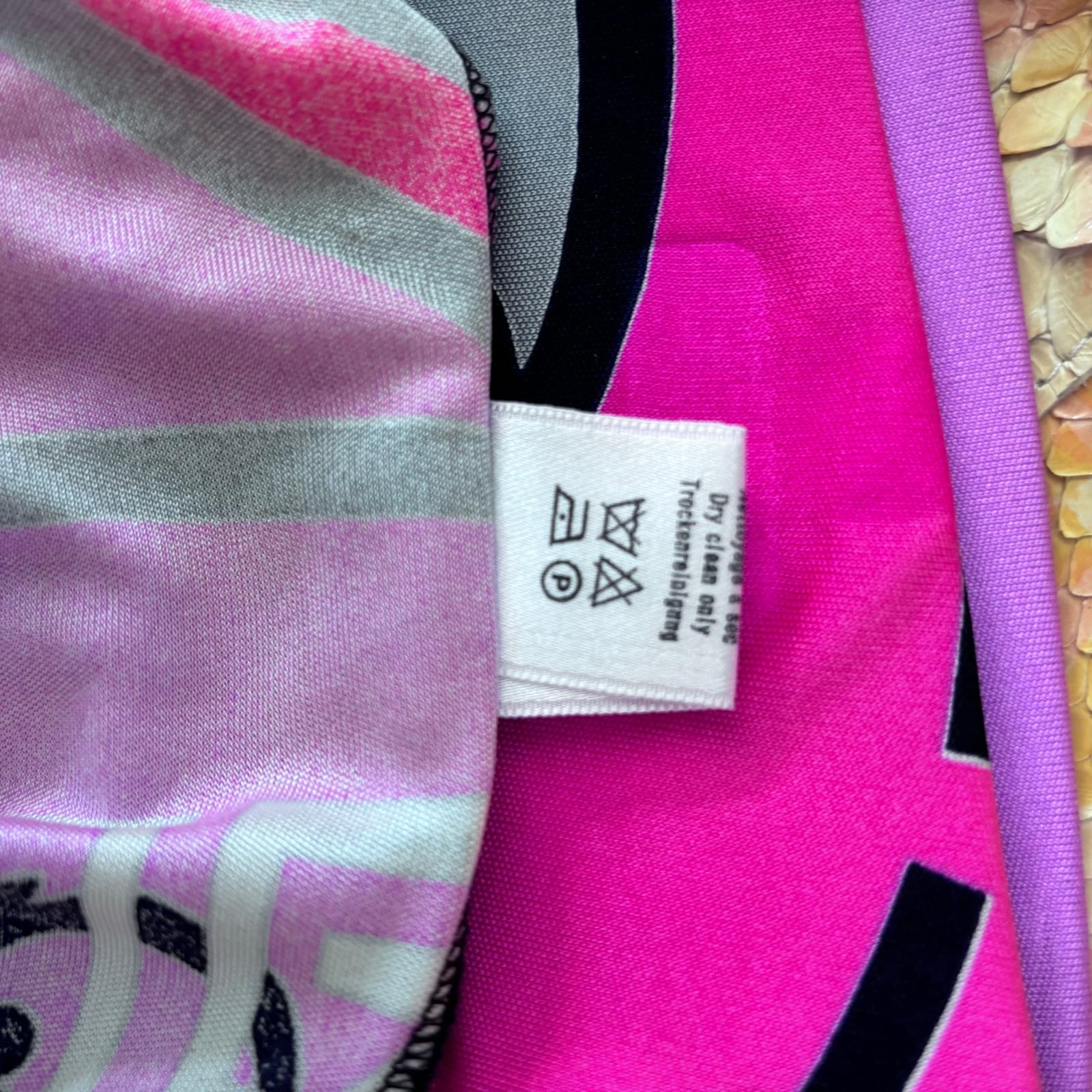 Leonard Paris Falda de seda rosa con estampado abstracto  –  2000s en venta 6
