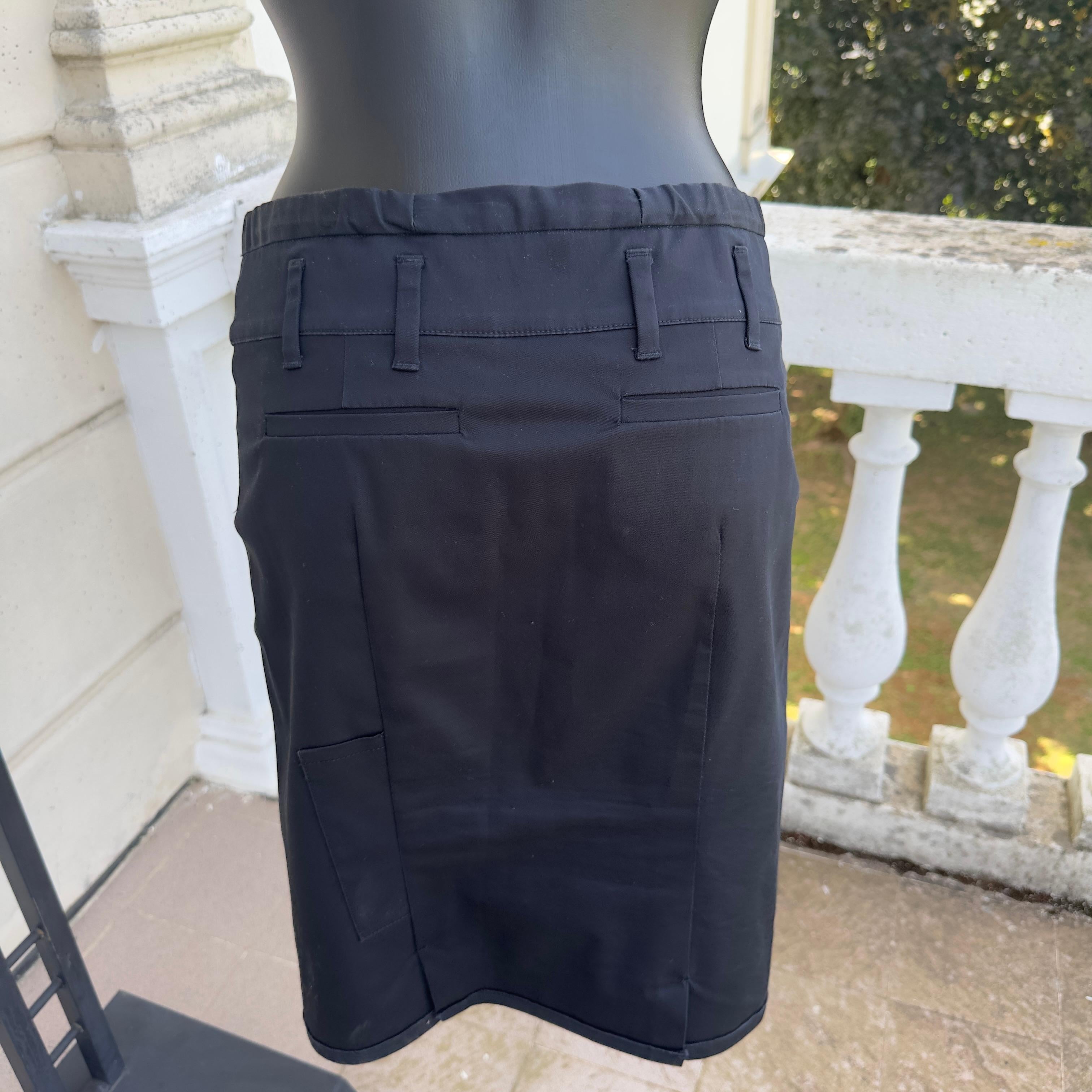 Black Jupe Miu Miu comme neuve en vente