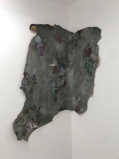 „Fragmento de memoria en el espacio“, Wandteppich, Allegorie, Blumensträuße, figurativ